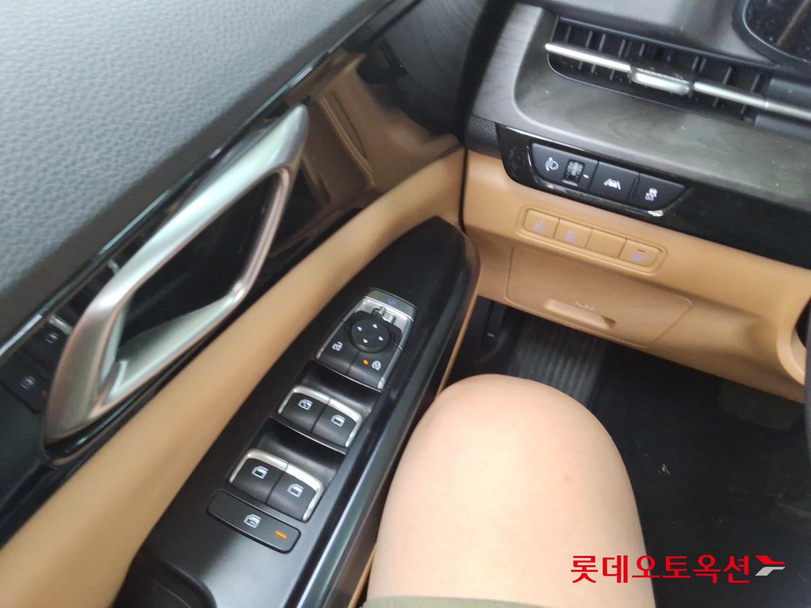2023 - kia carnival