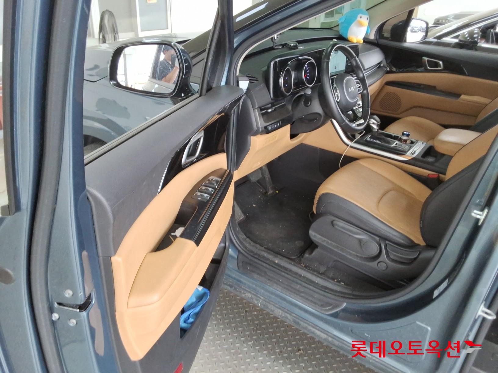 2023 - kia carnival