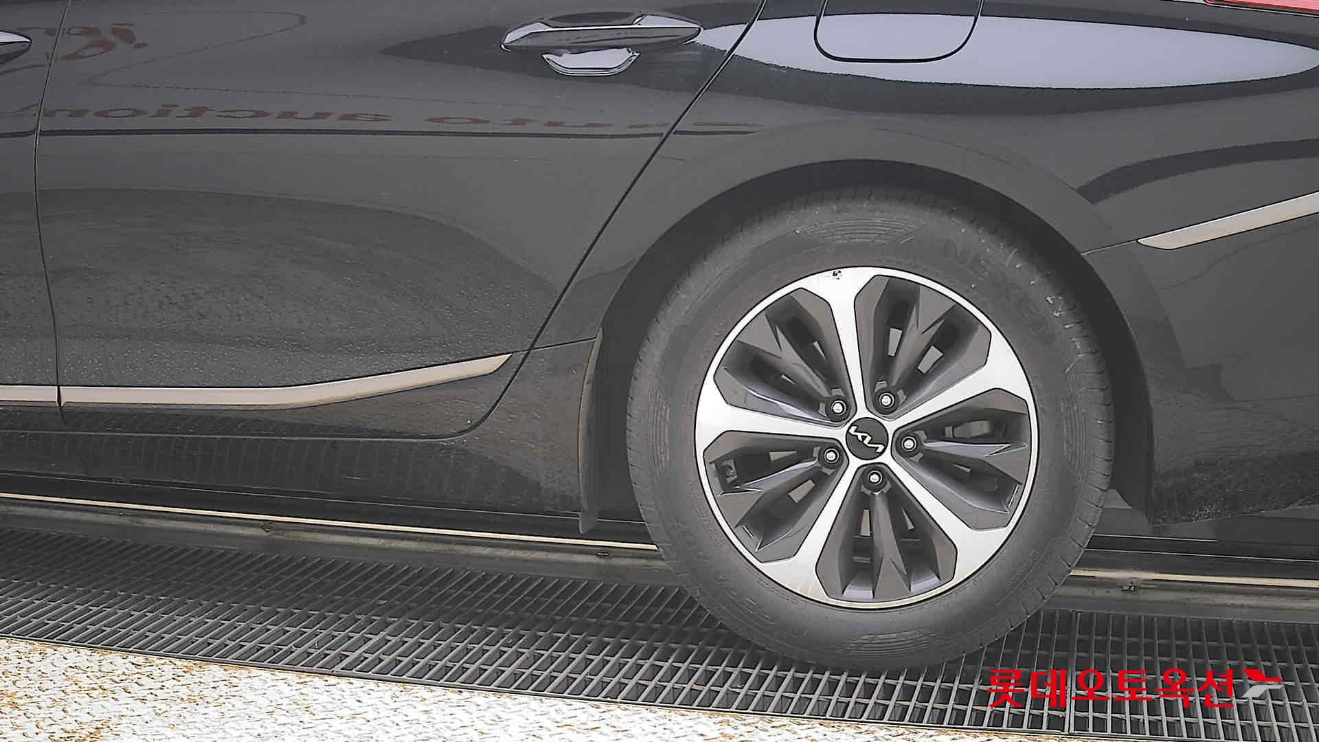 2022 - kia k8