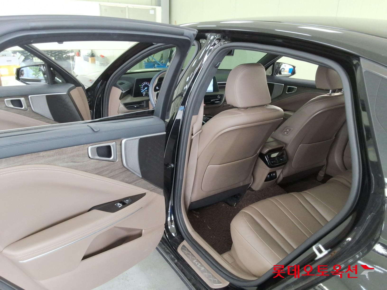 2022 - kia k8