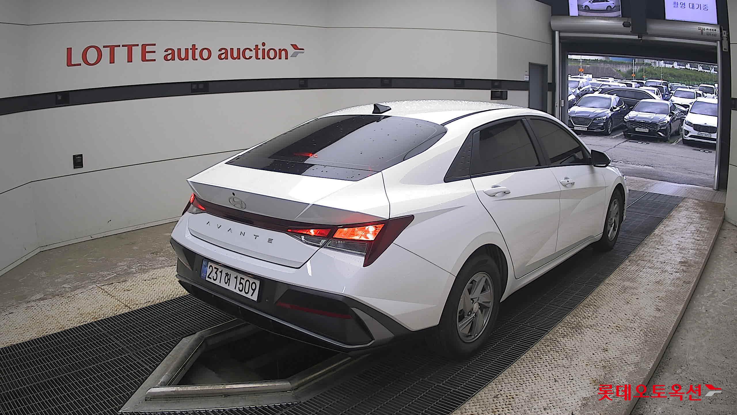 2025 - hyundai avante