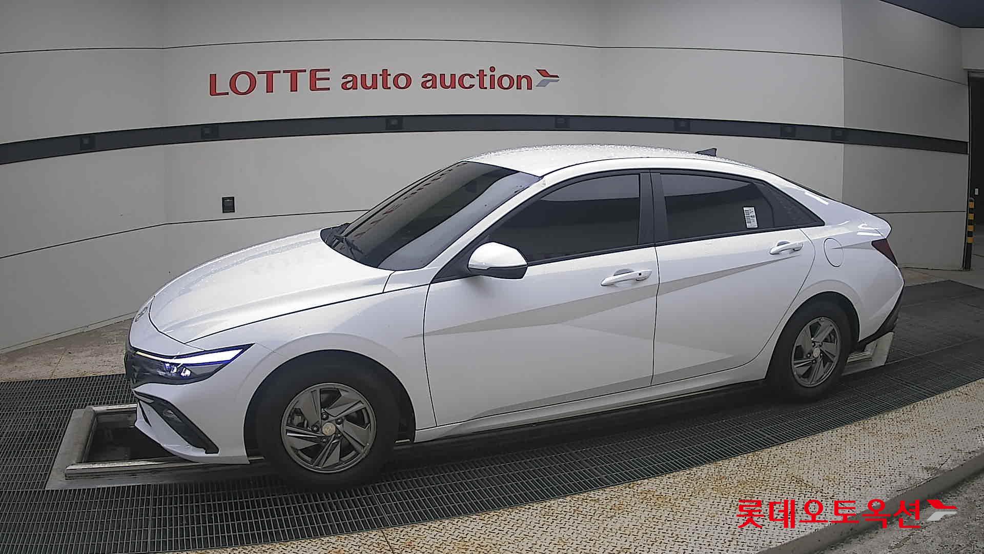 2025 - hyundai avante