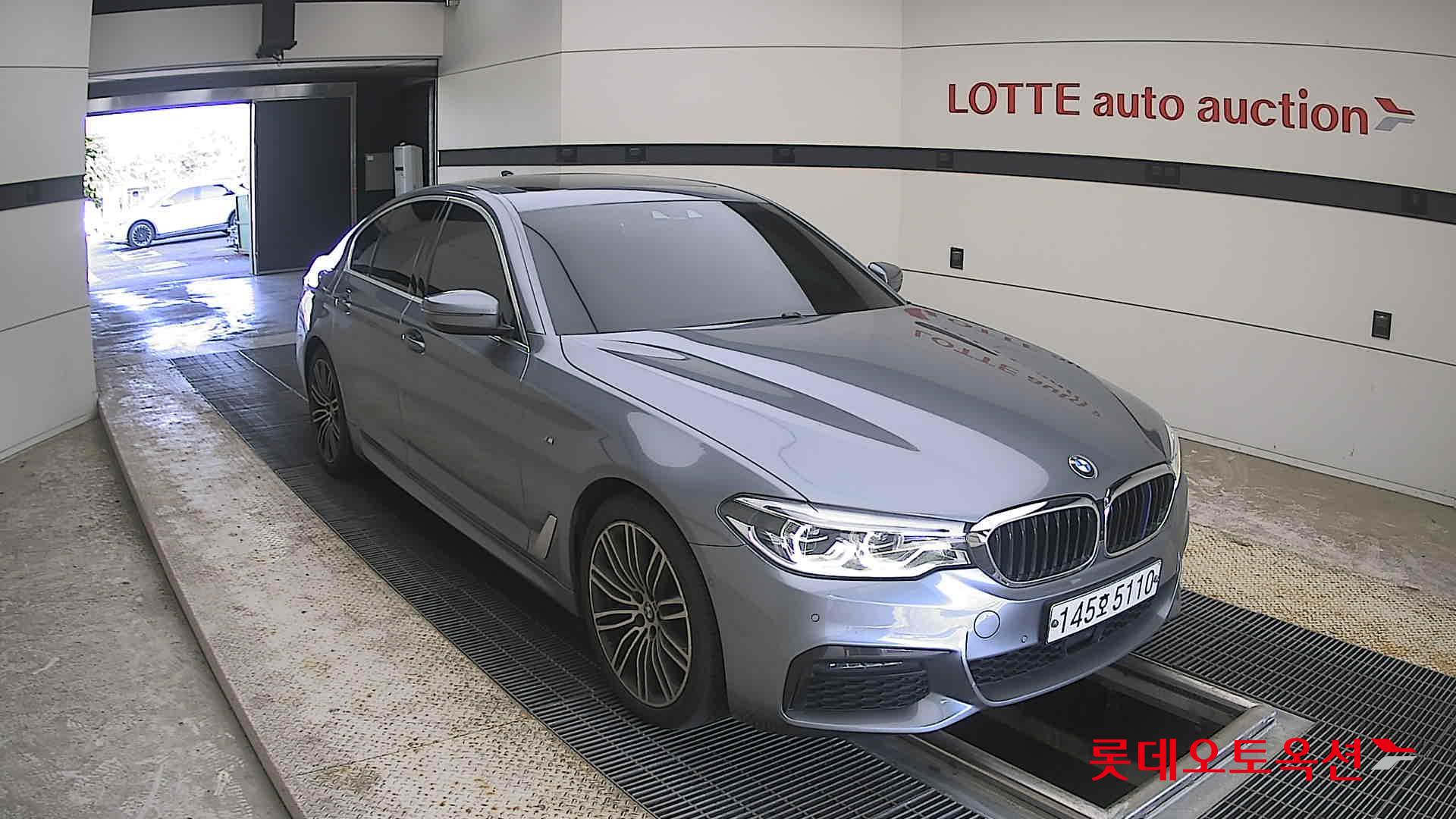 2020 - bmw 530i