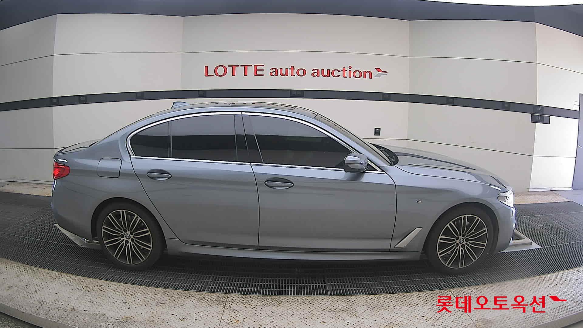 2020 - bmw 530i