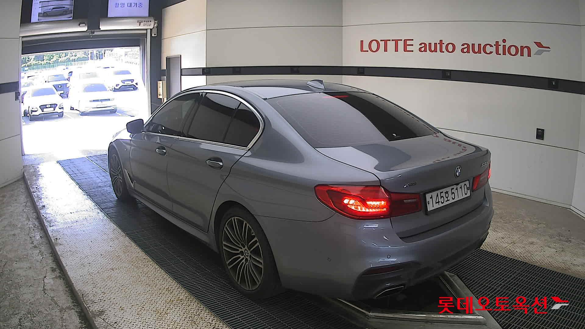 2020 - bmw 530i