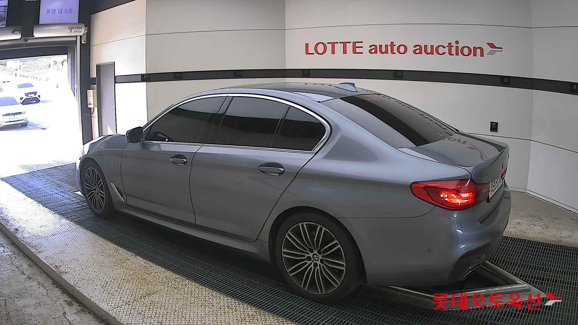 2020 - bmw 530i