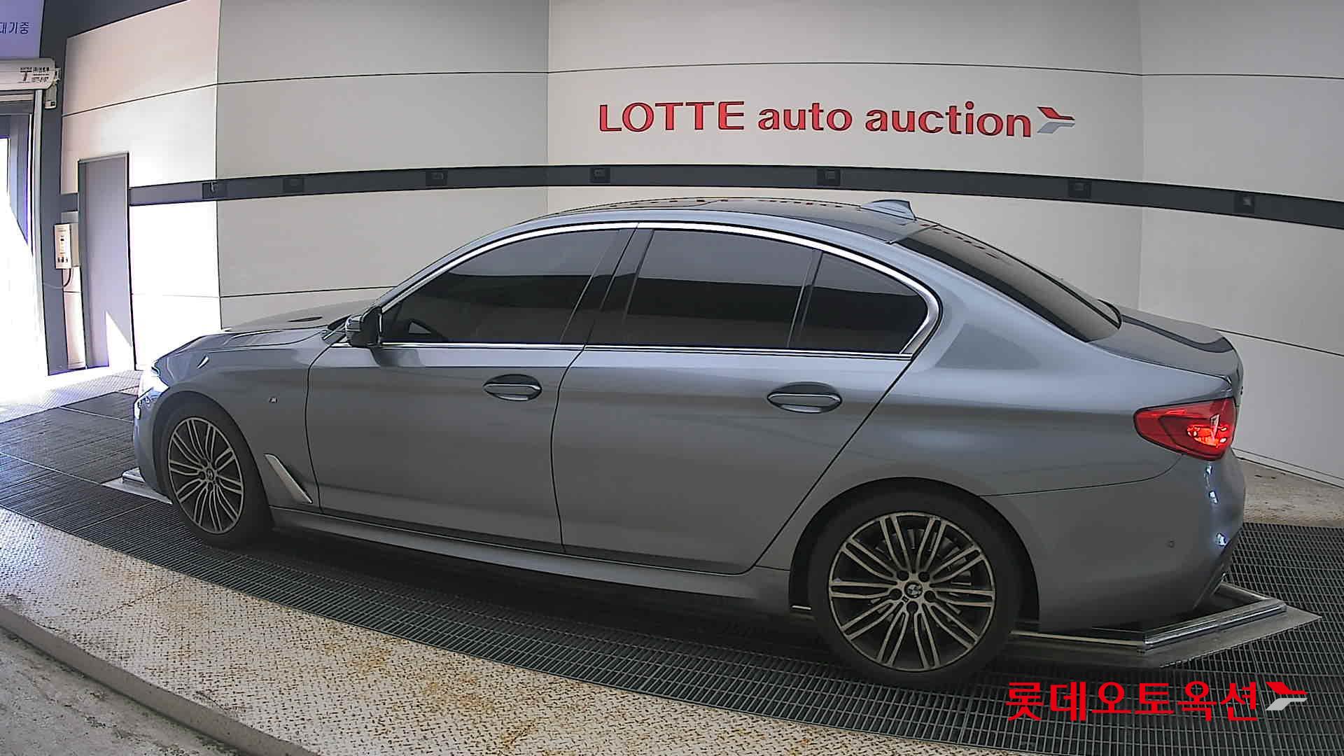 2020 - bmw 530i