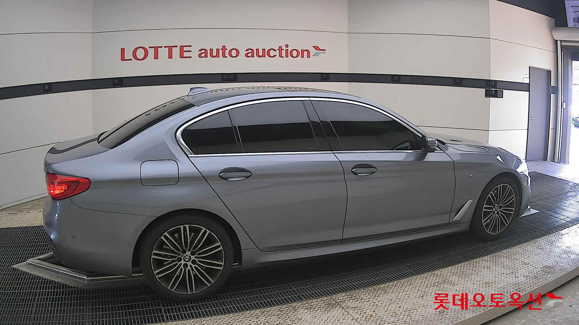 2020 - bmw 530i