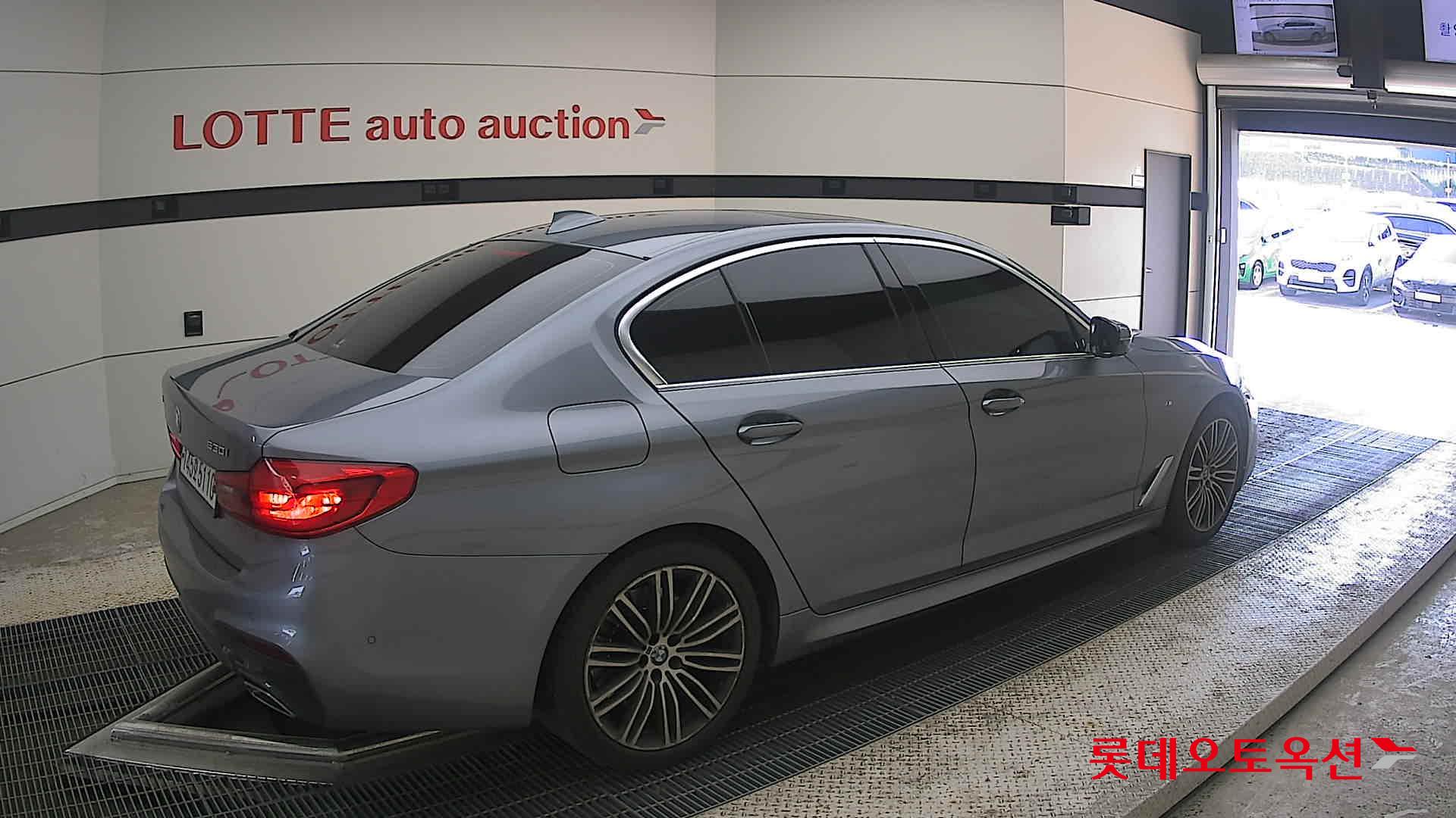 2020 - bmw 530i
