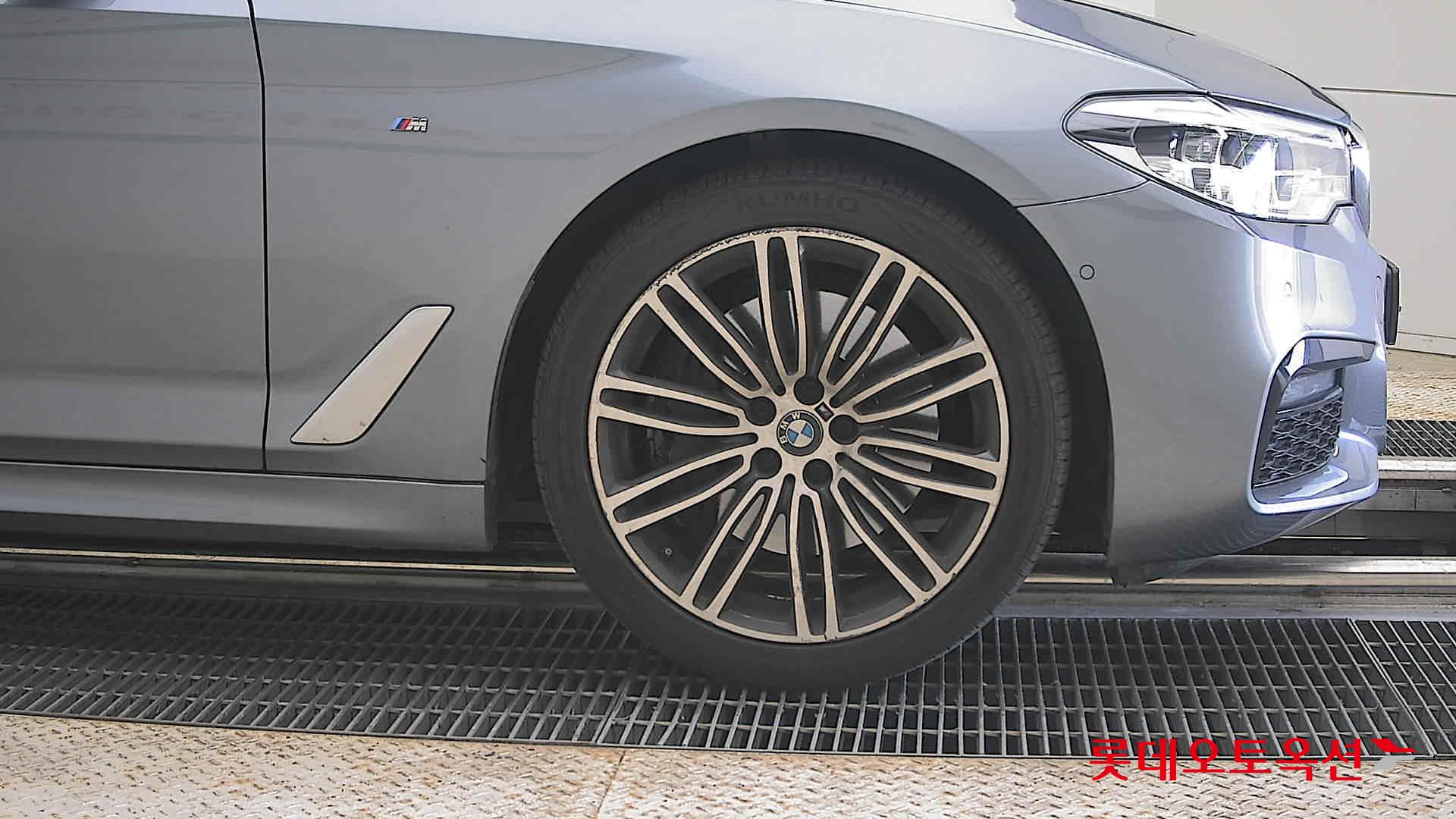 2020 - bmw 530i