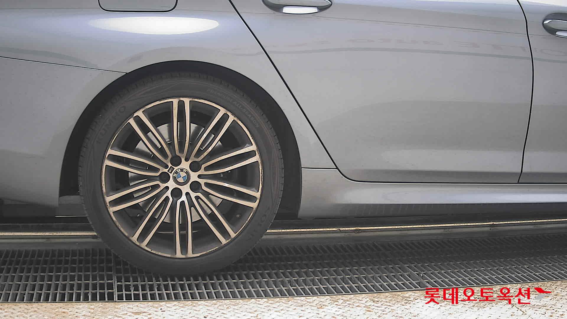 2020 - bmw 530i