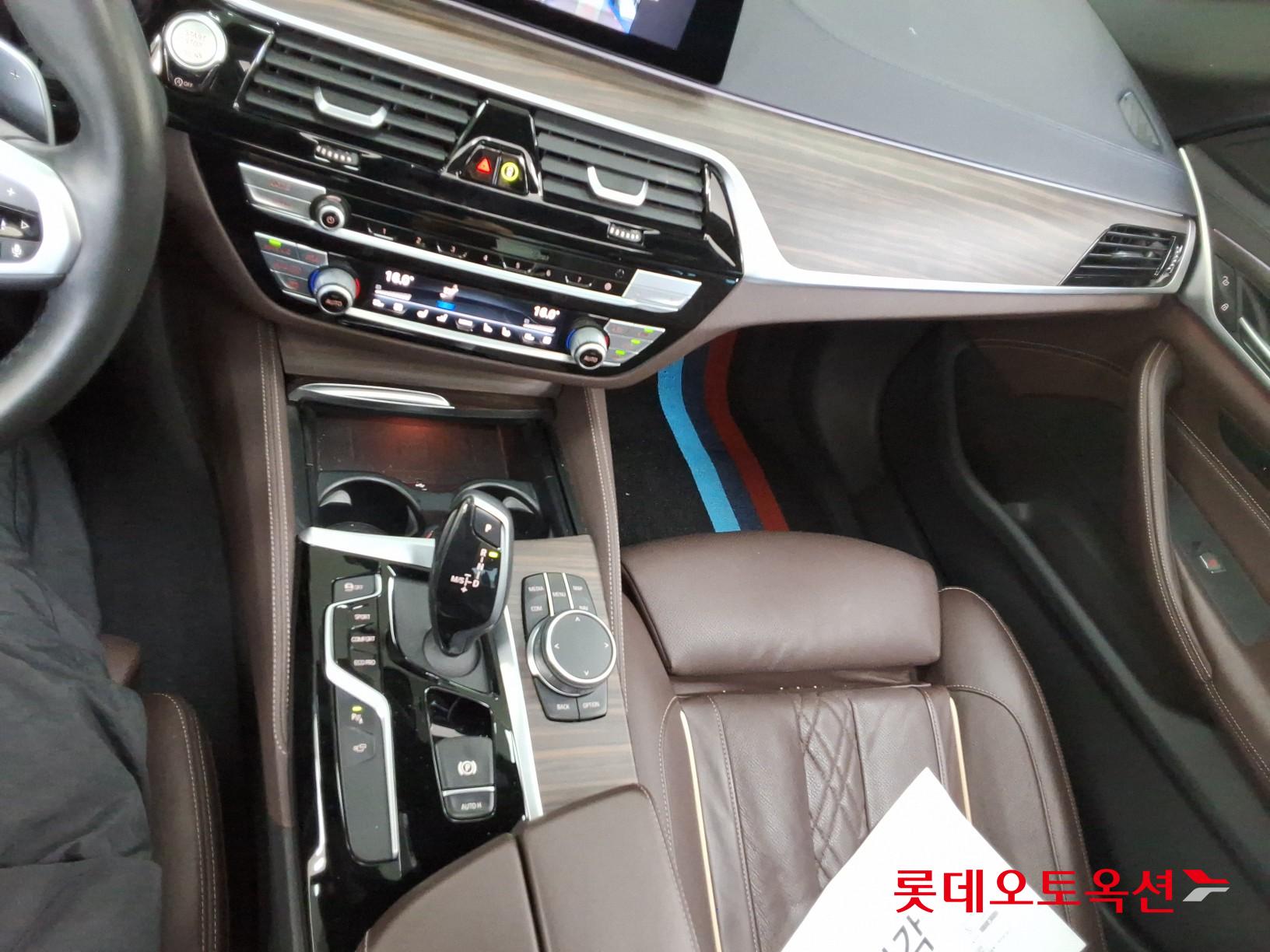 2020 - bmw 530i