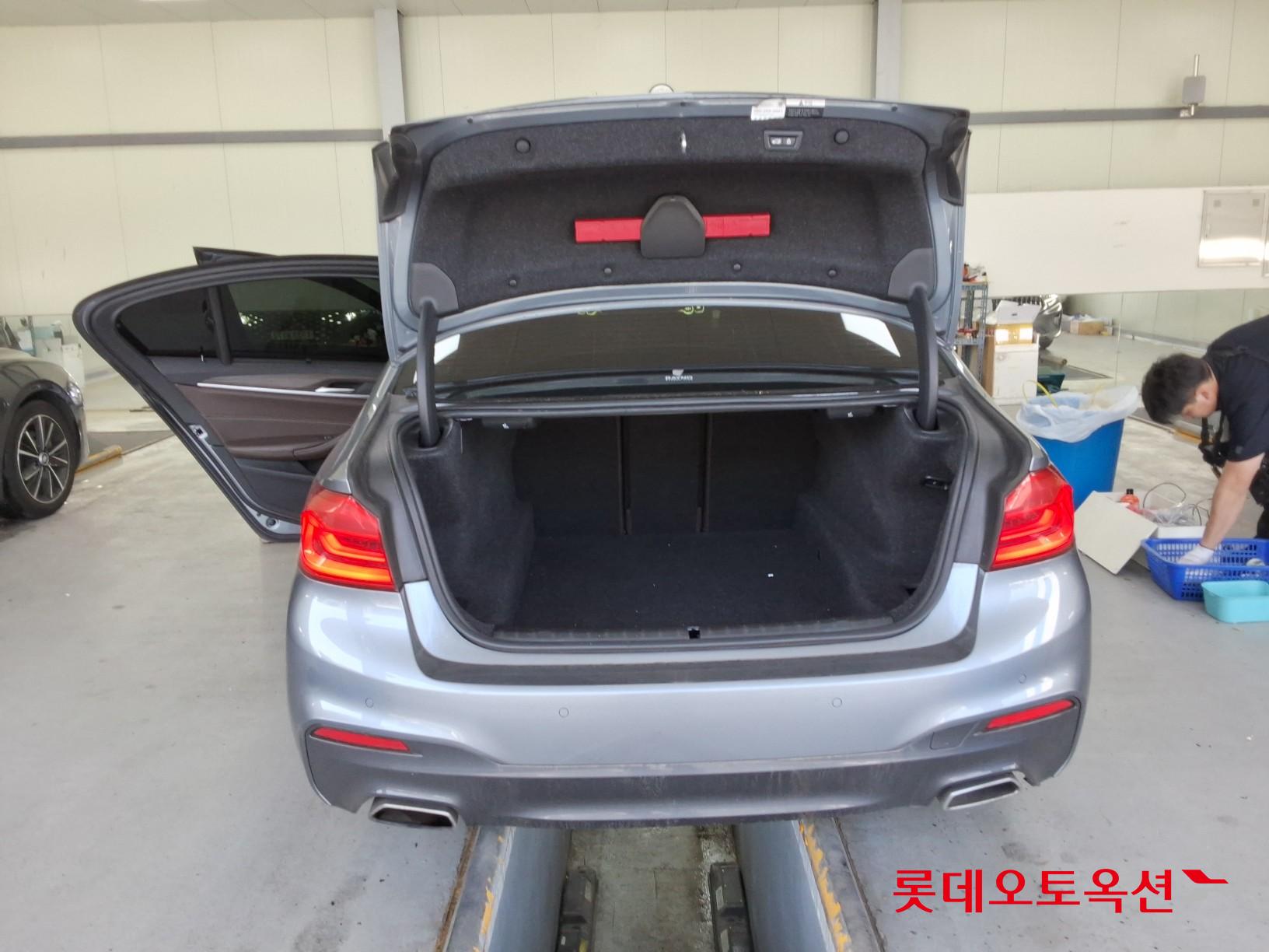 2020 - bmw 530i
