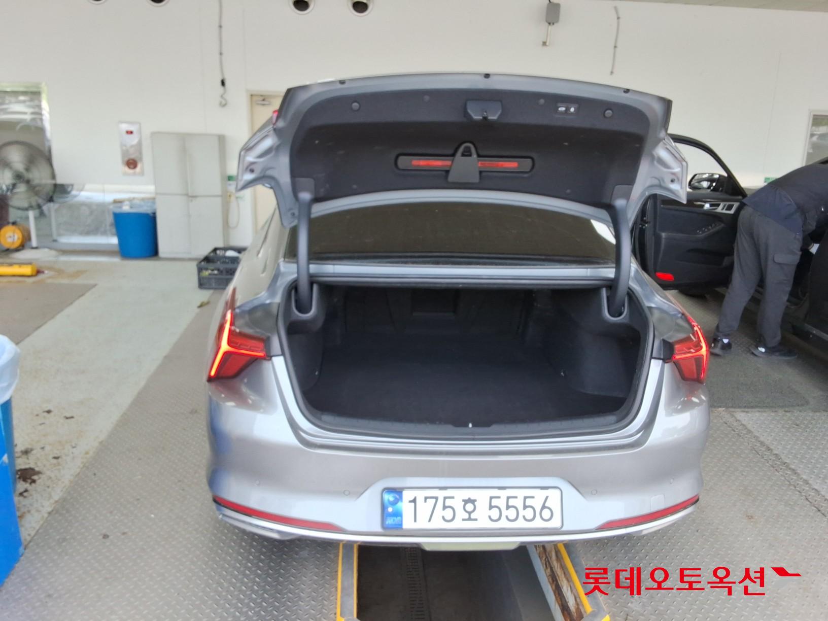 2023 - kia k8