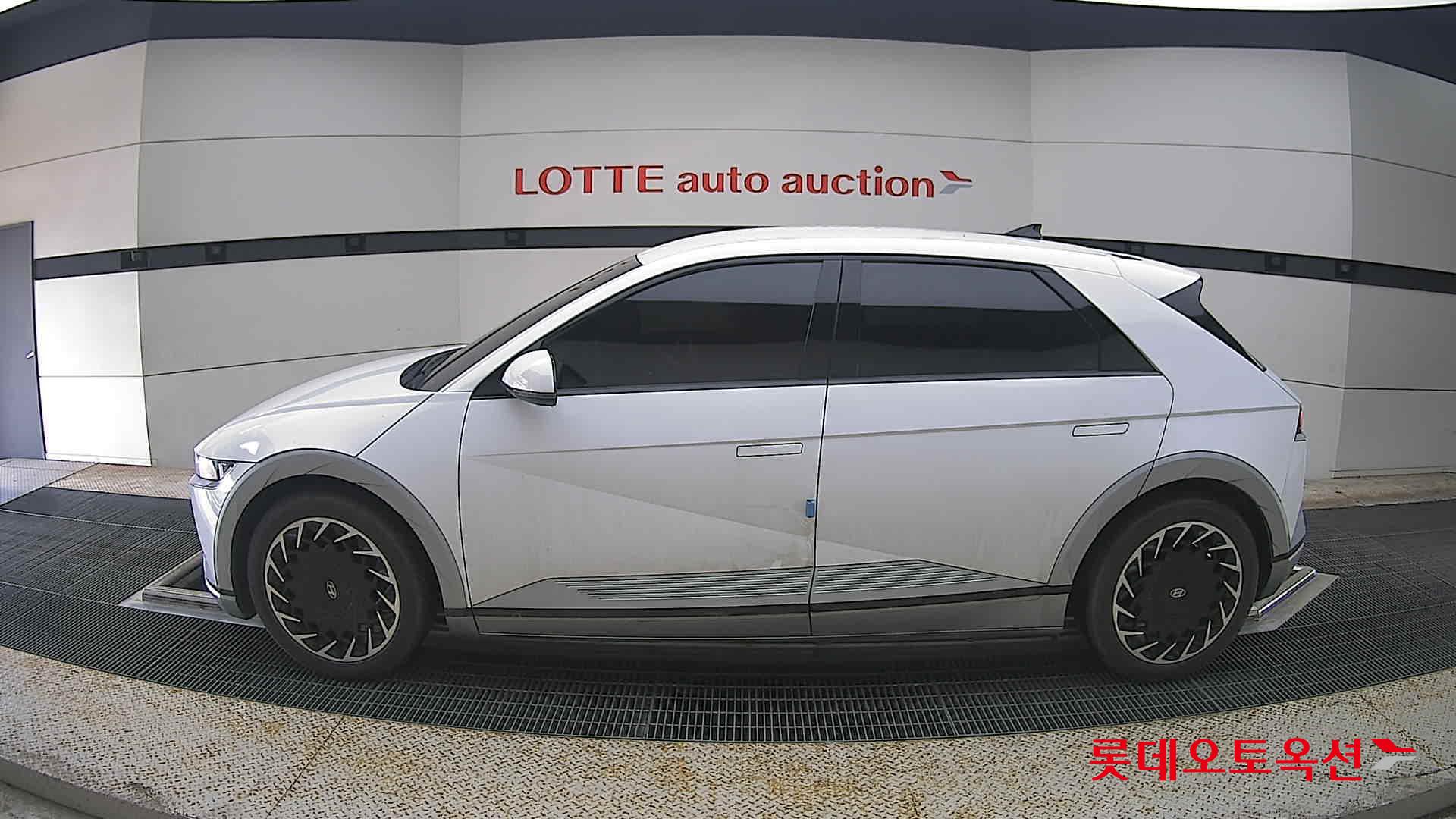 2022 - hyundai ioniq