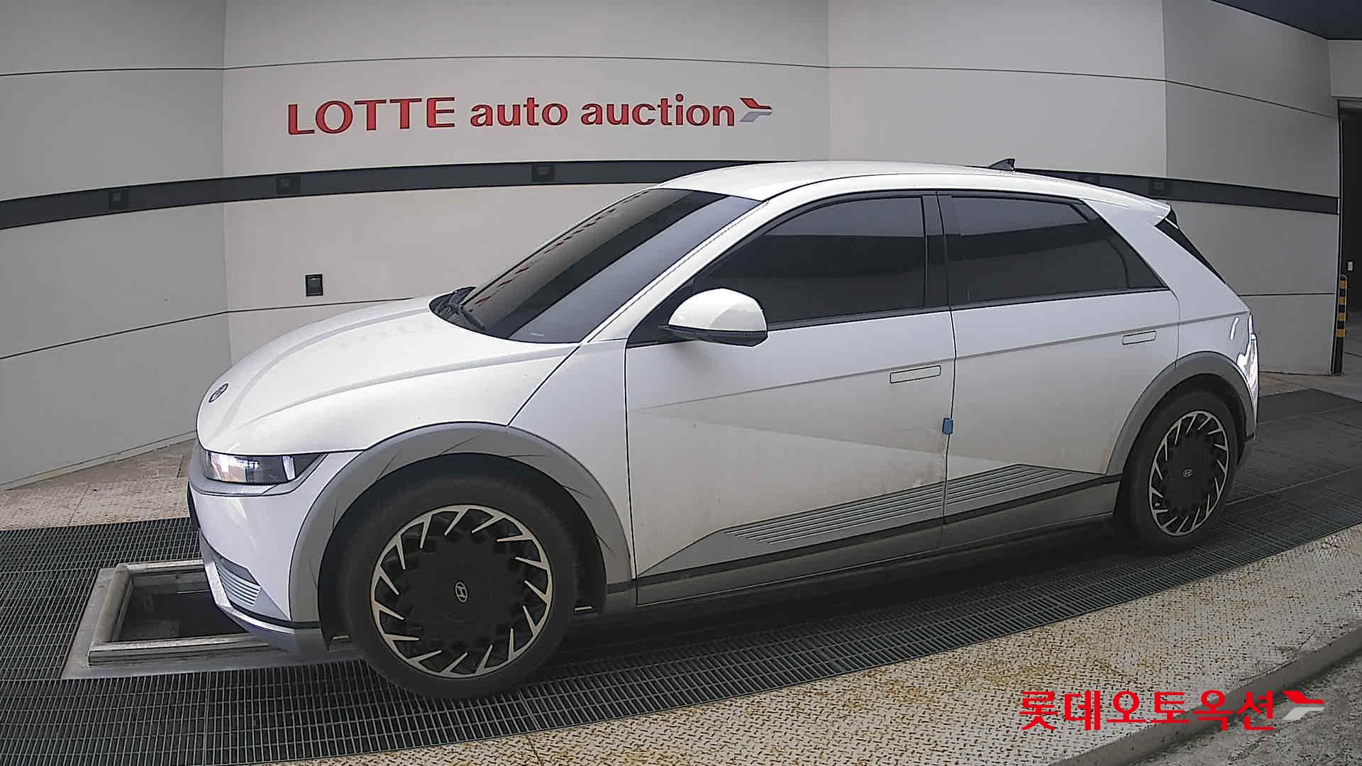 2022 - hyundai ioniq