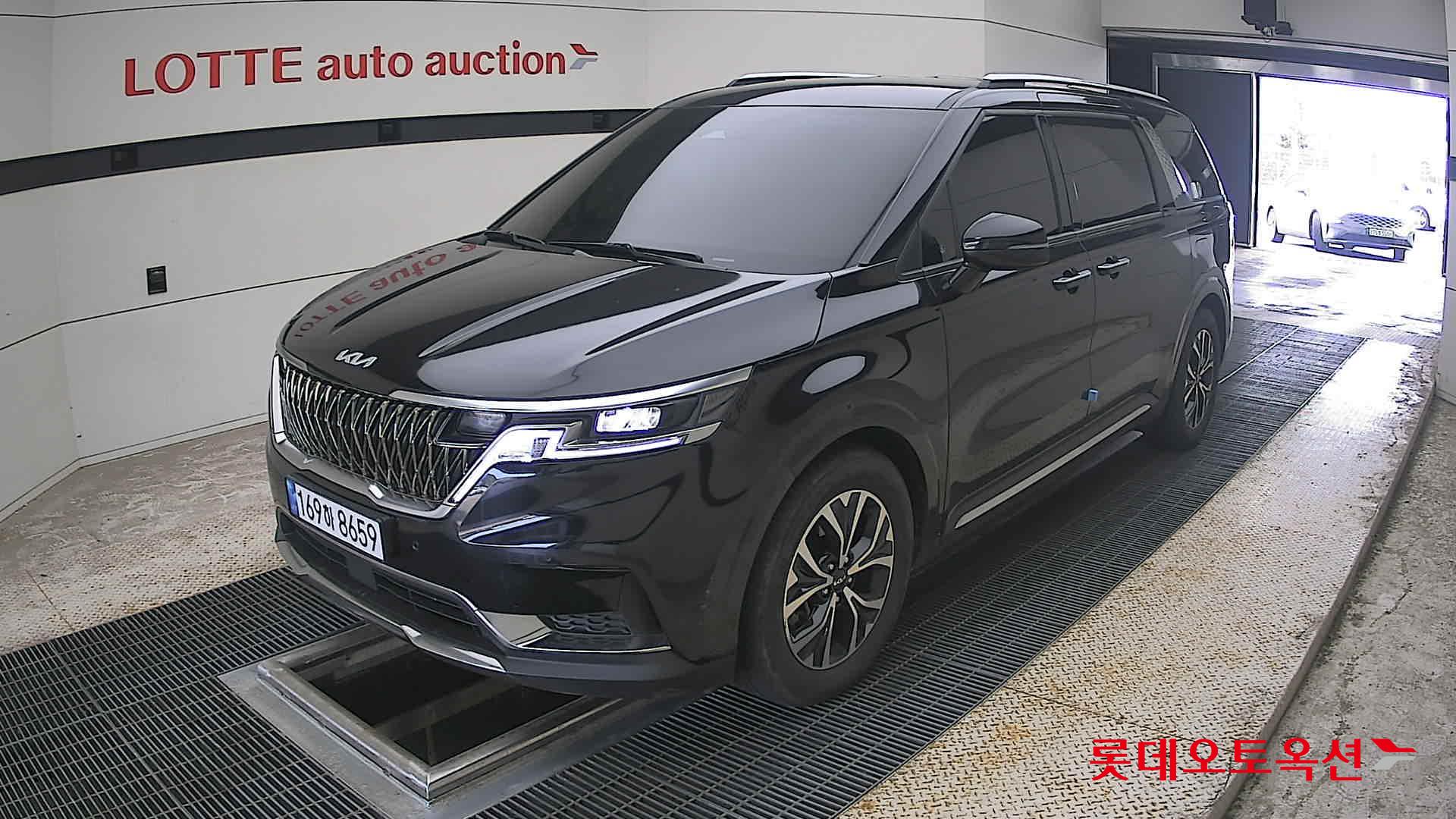 2023 - kia carnival