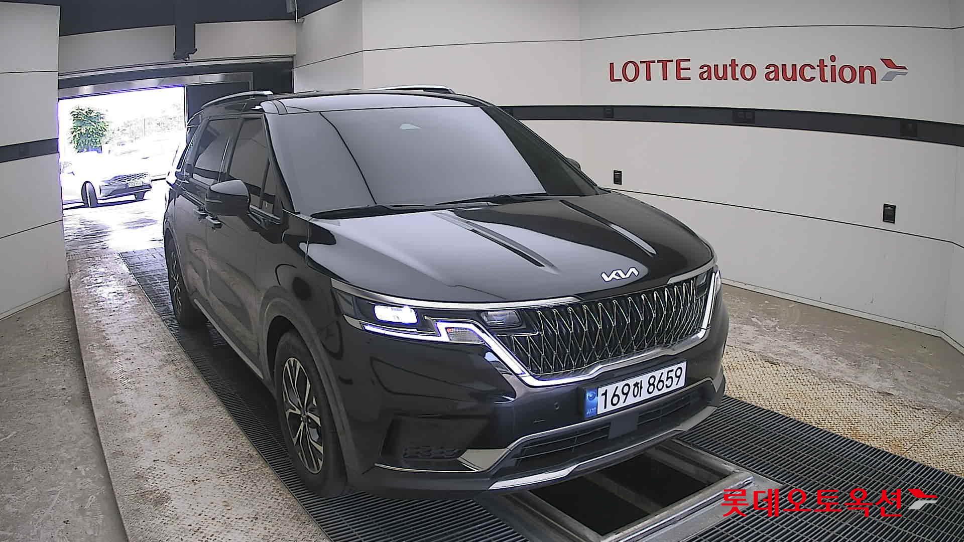 2023 - kia carnival