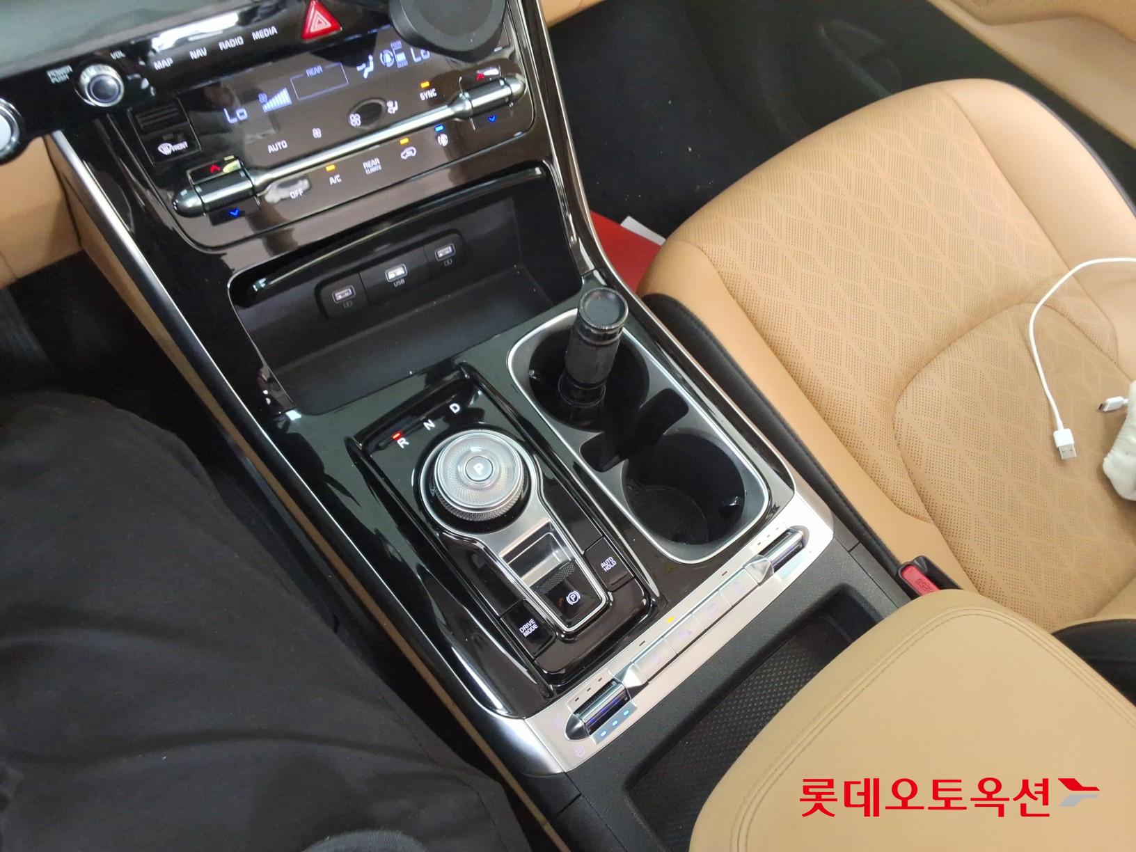 2023 - kia carnival