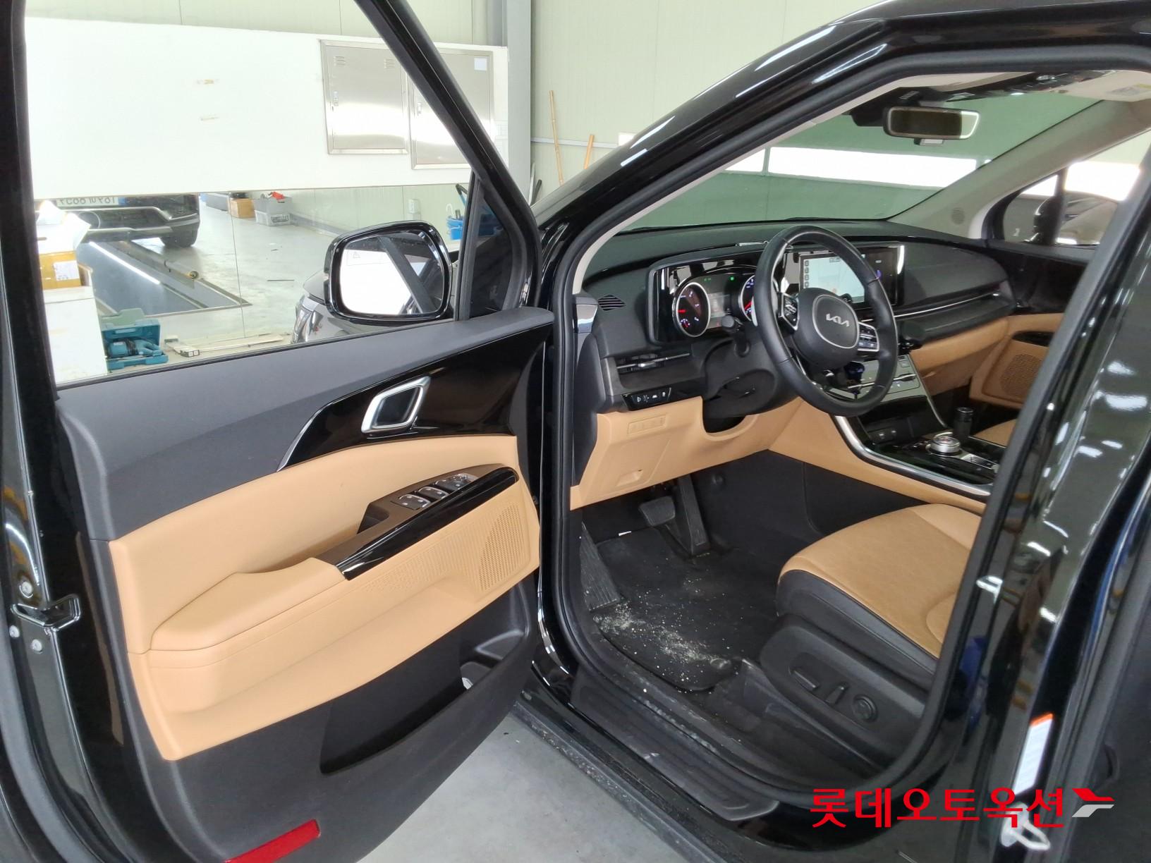 2023 - kia carnival