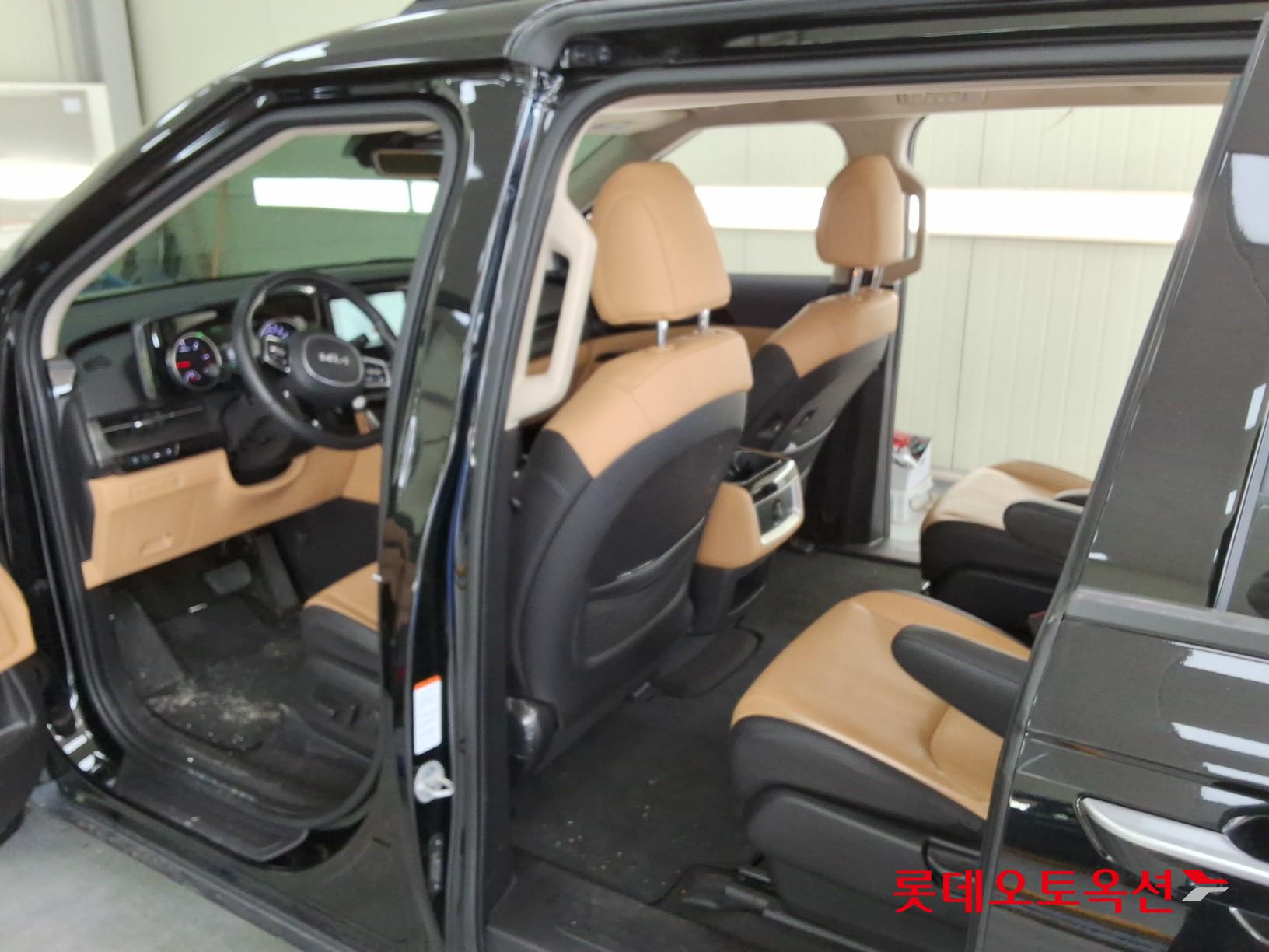 2023 - kia carnival
