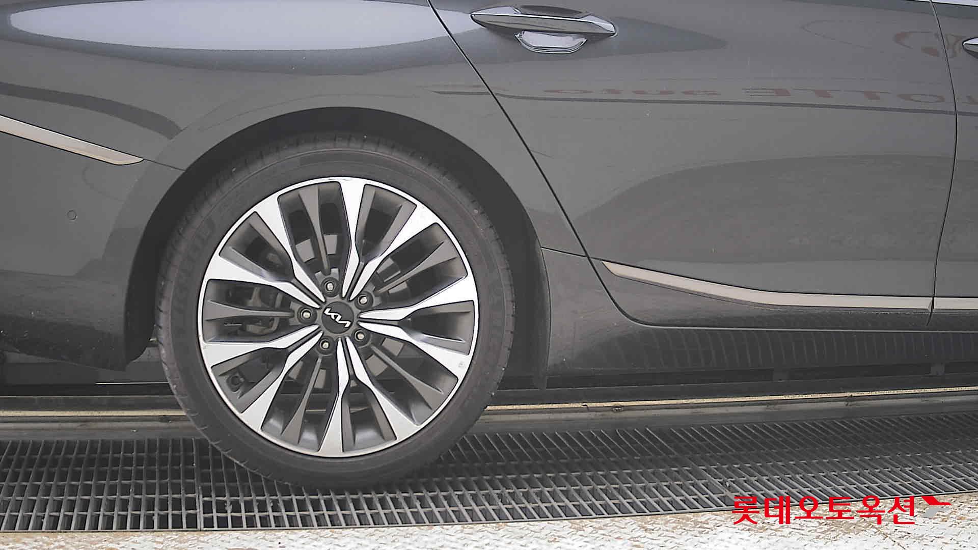 2023 - kia k8