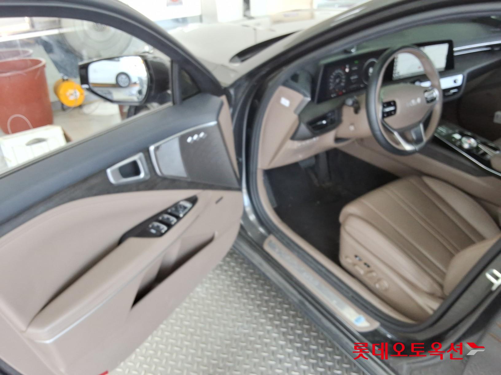 2023 - kia k8