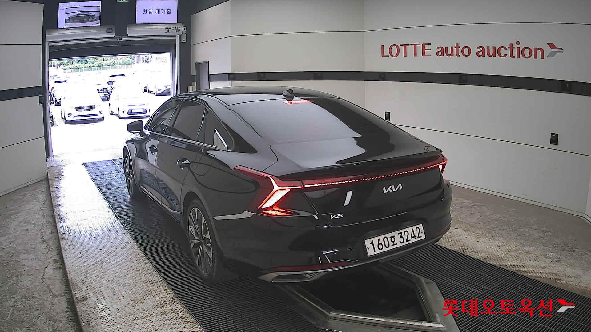 2022 - kia k8