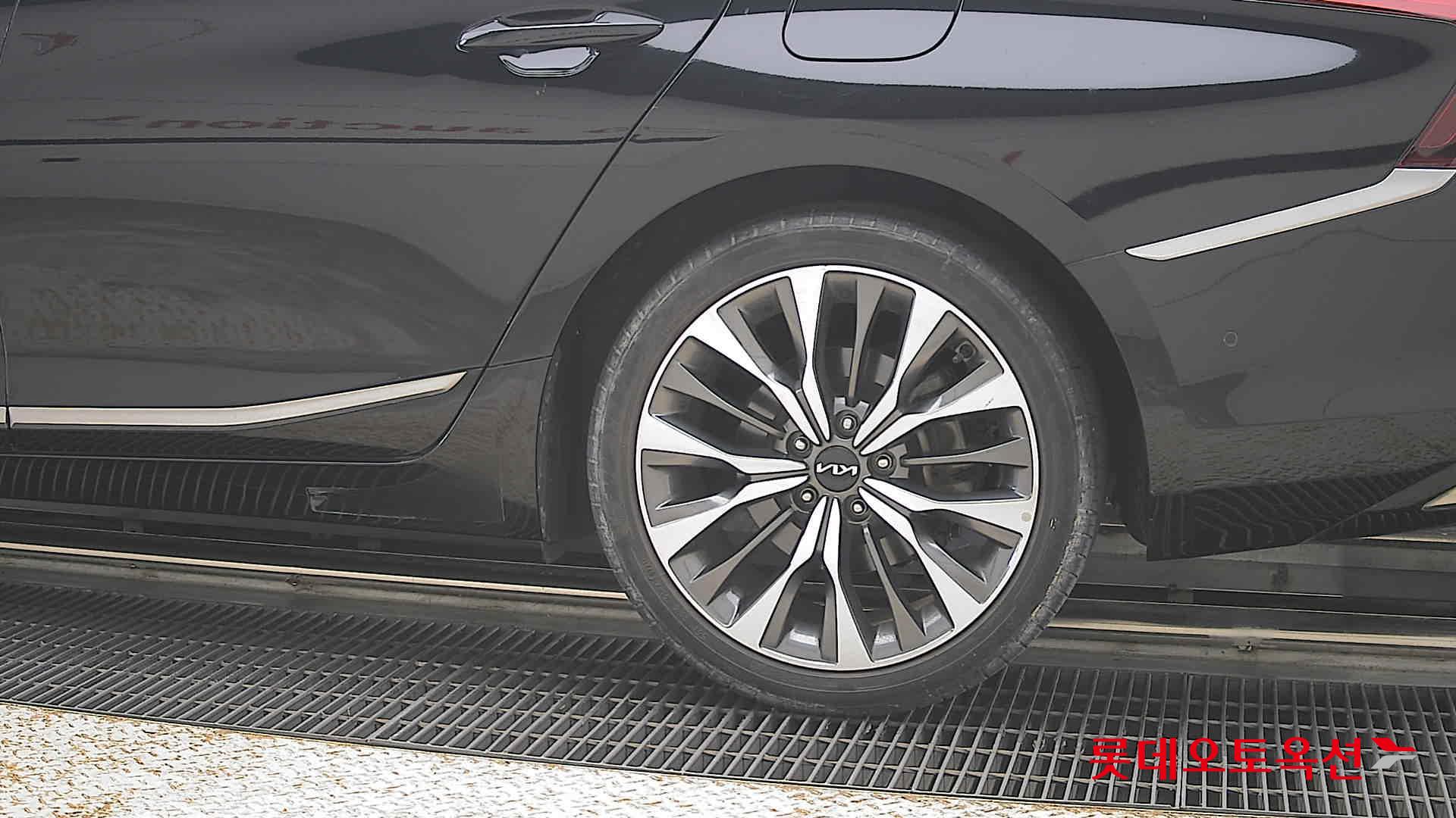 2022 - kia k8