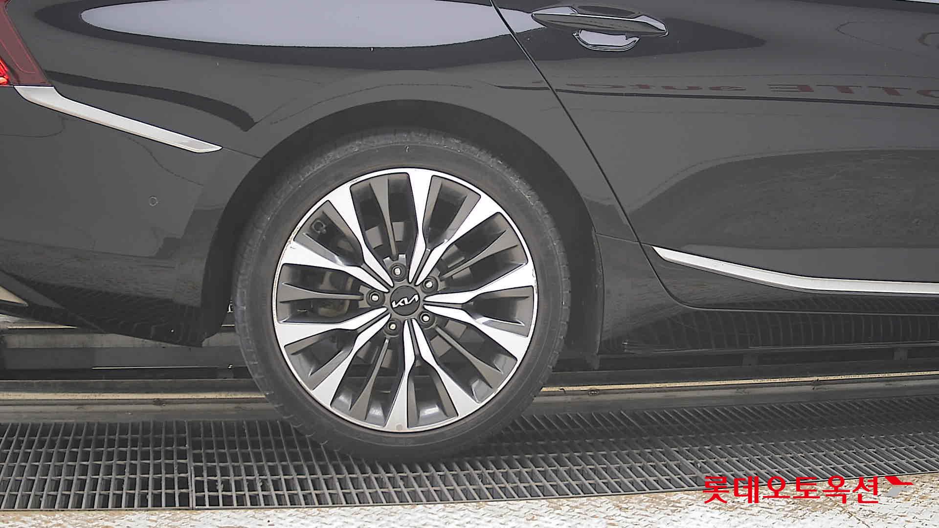 2022 - kia k8
