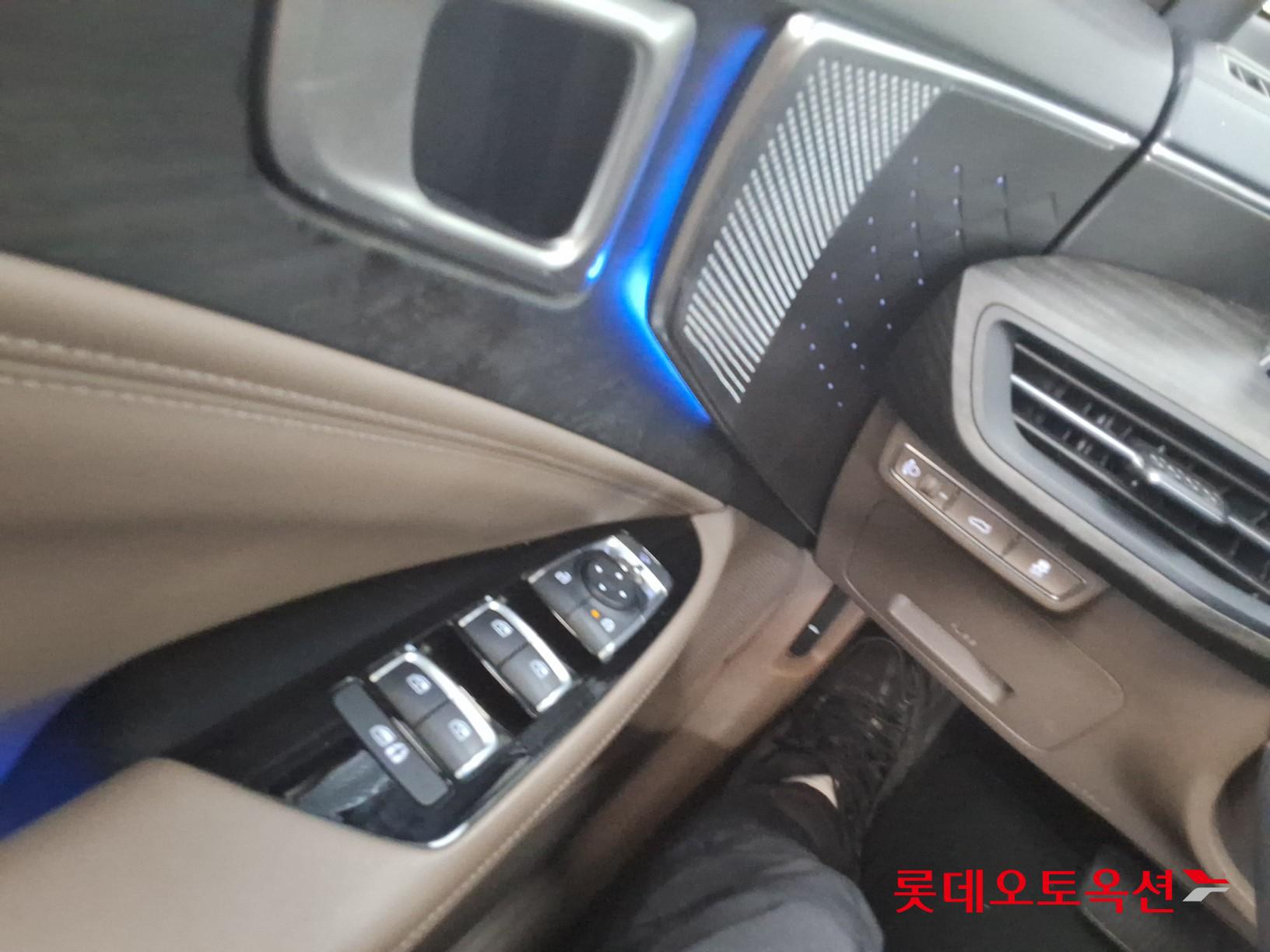 2022 - kia k8