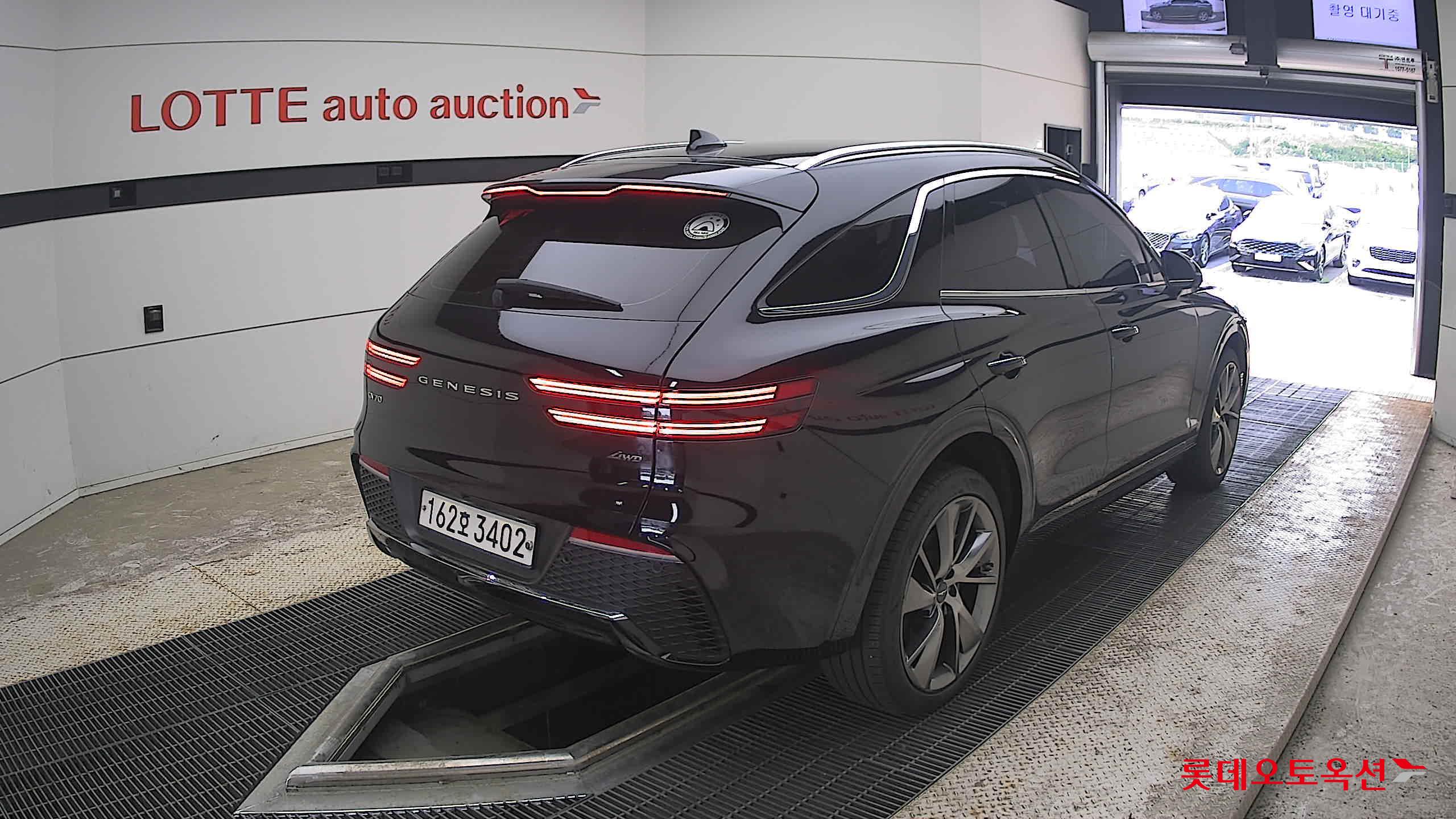 2021 - genesis gv70