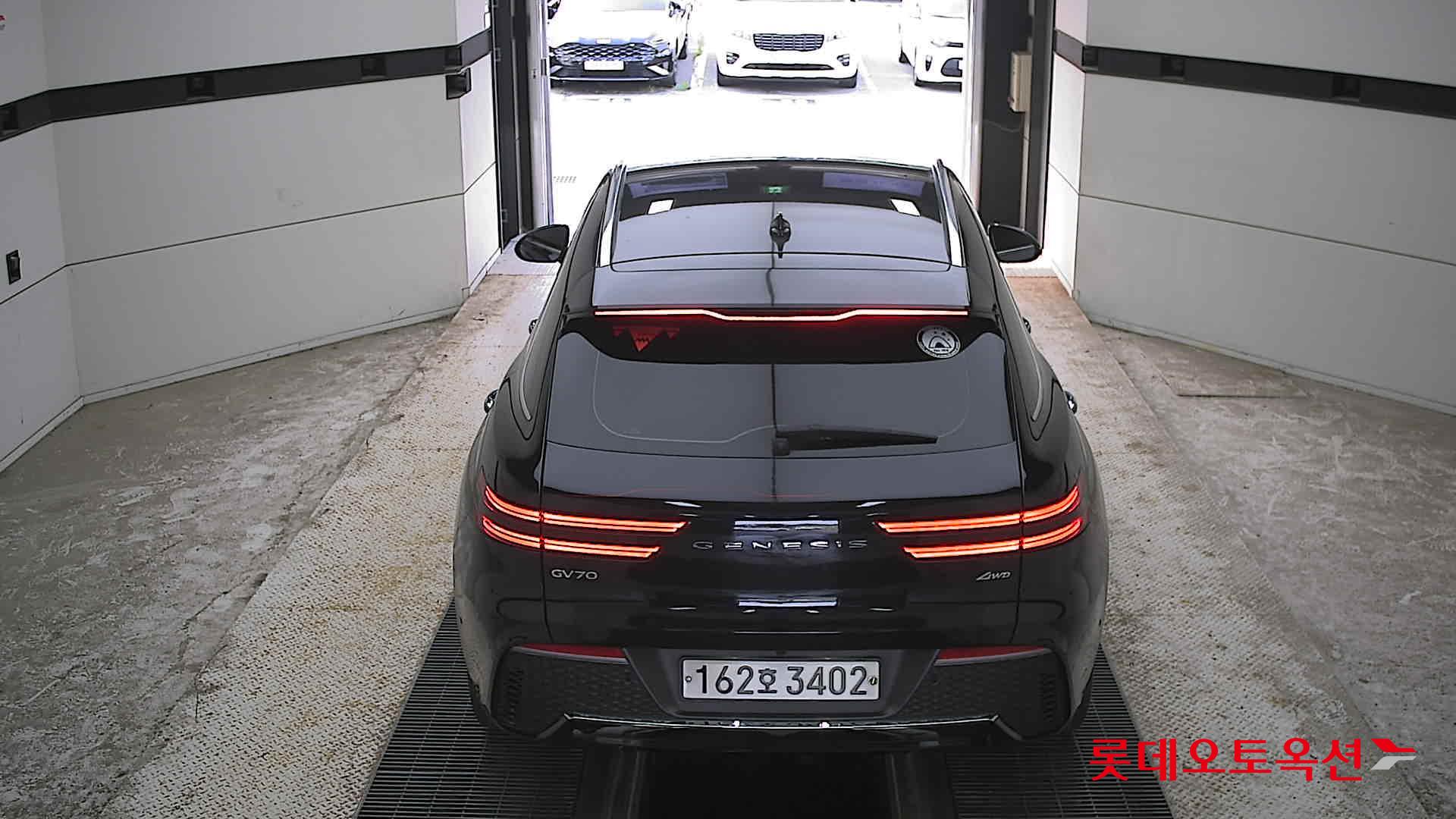 2021 - genesis gv70