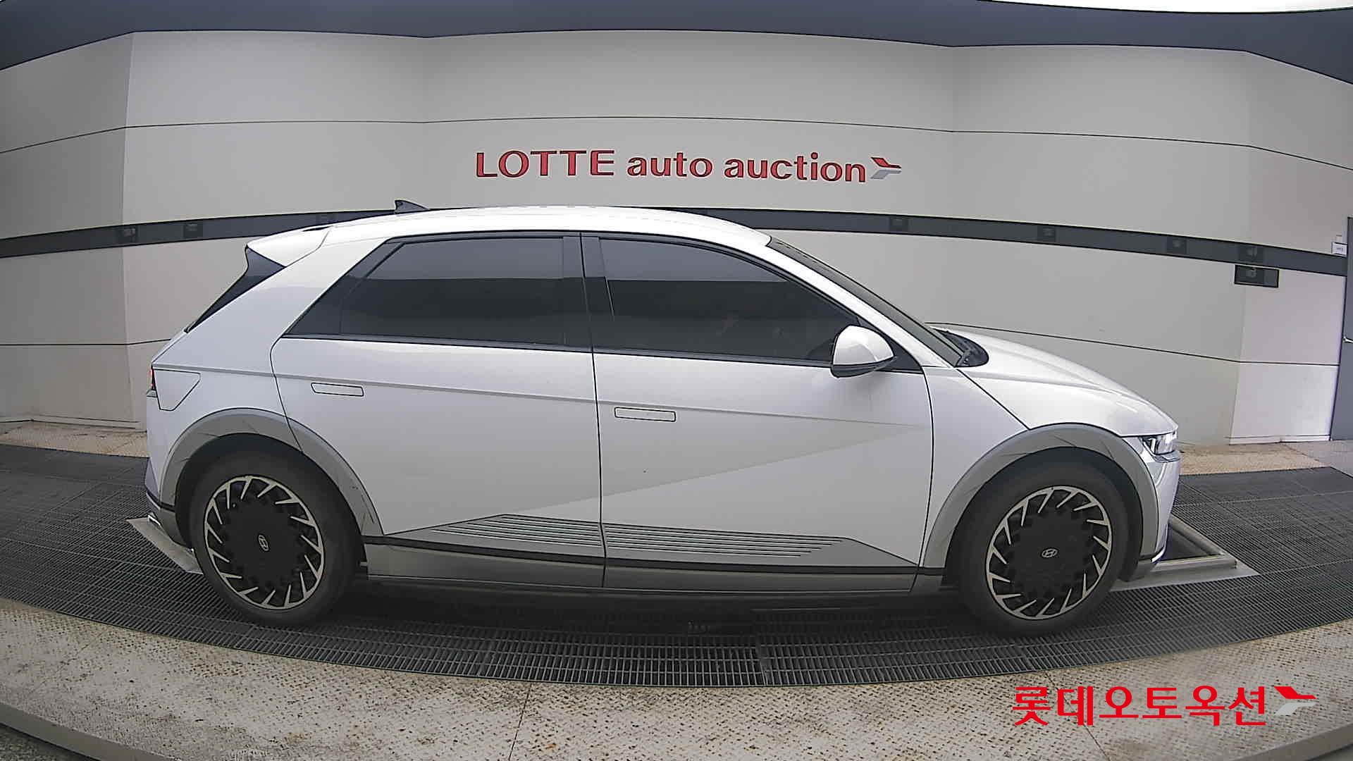 2022 - hyundai ioniq