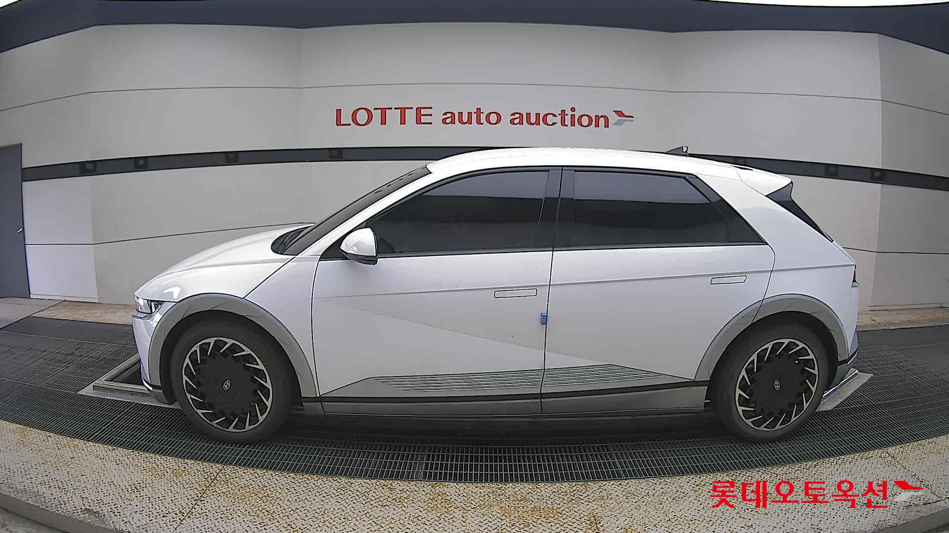 2022 - hyundai ioniq