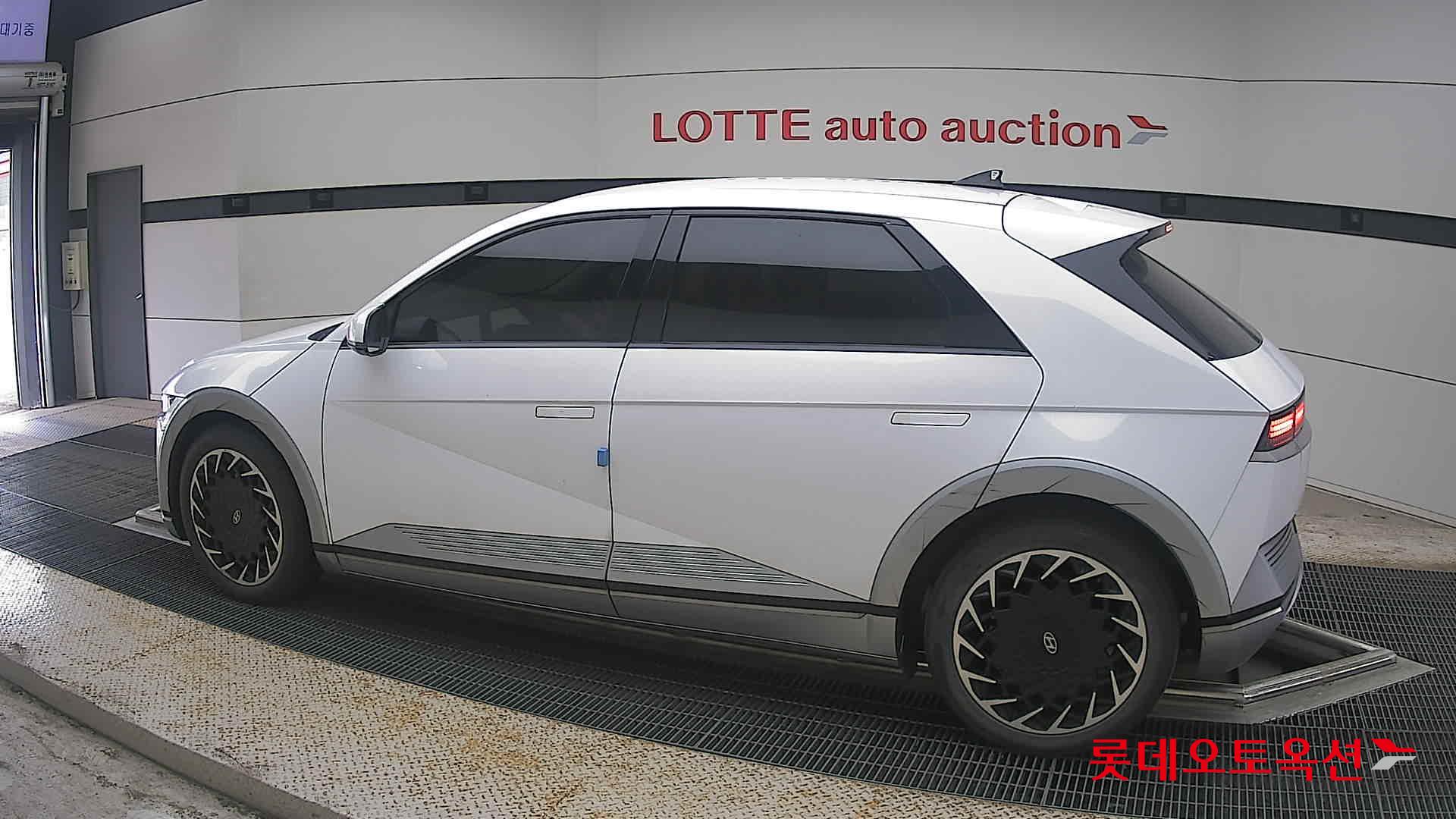2022 - hyundai ioniq