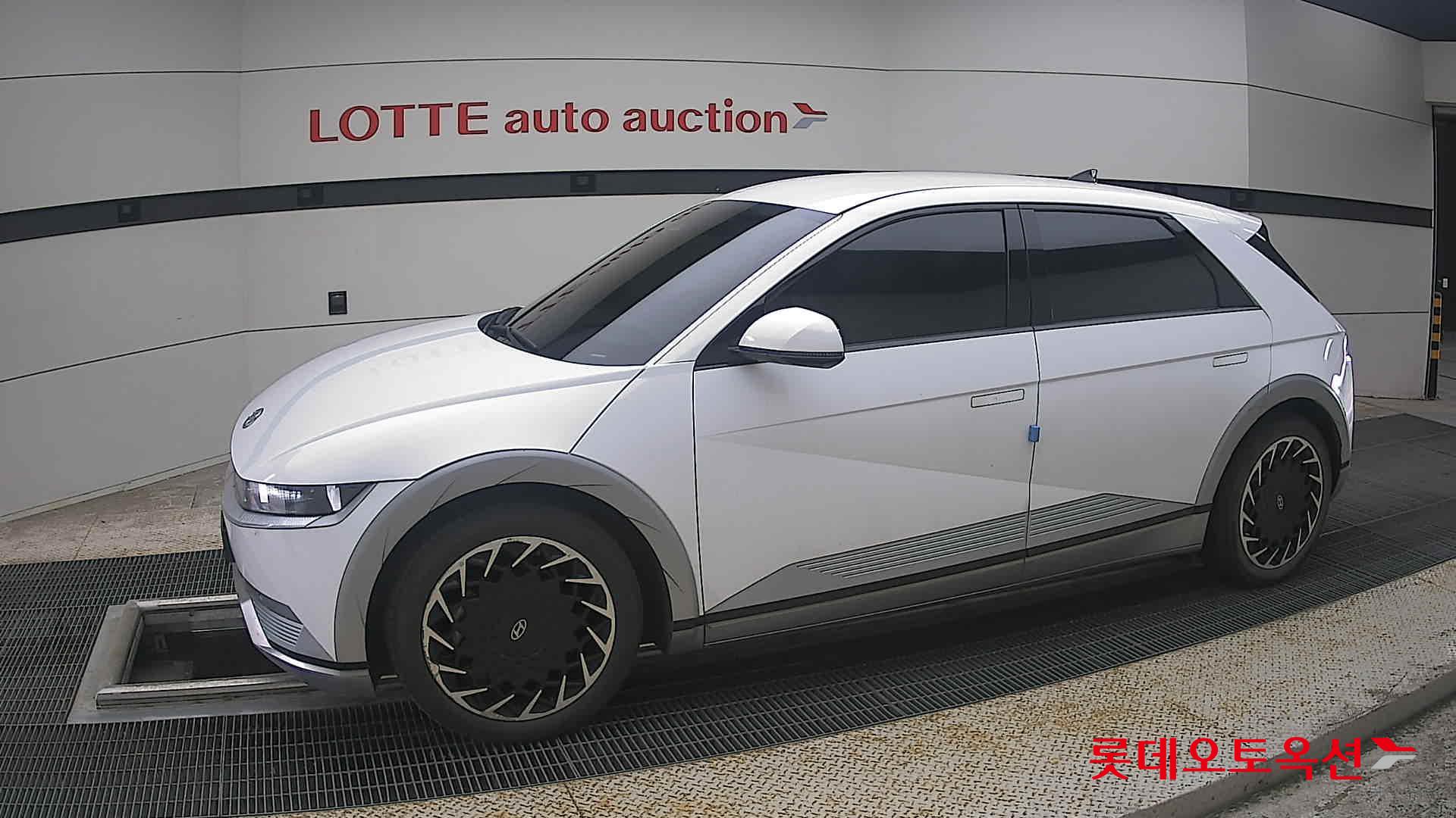 2022 - hyundai ioniq