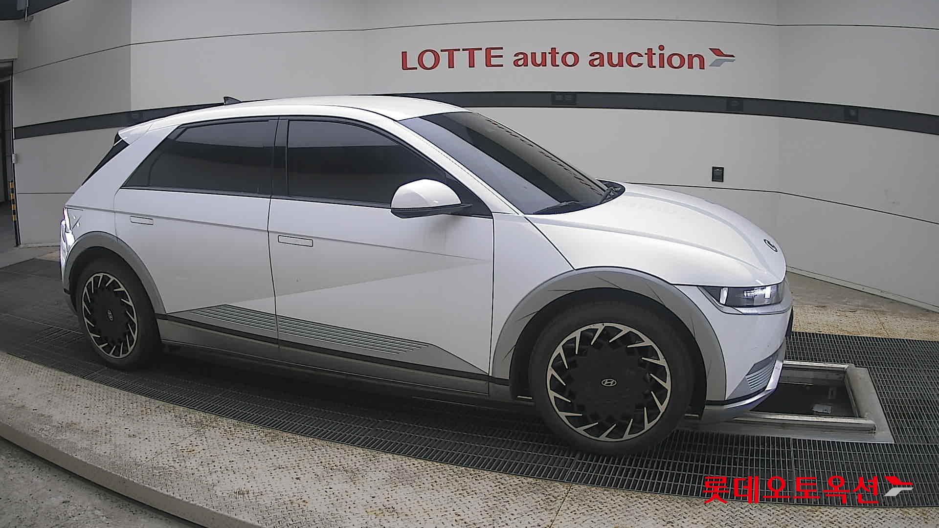 2022 - hyundai ioniq