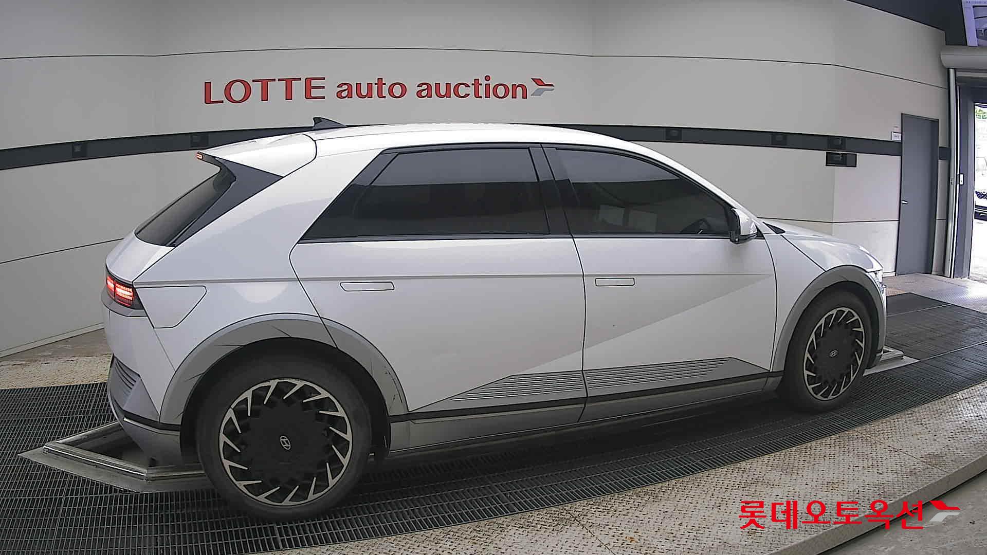 2022 - hyundai ioniq