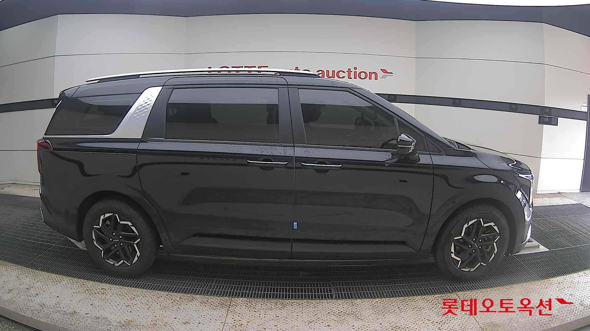 2025 - kia carnival