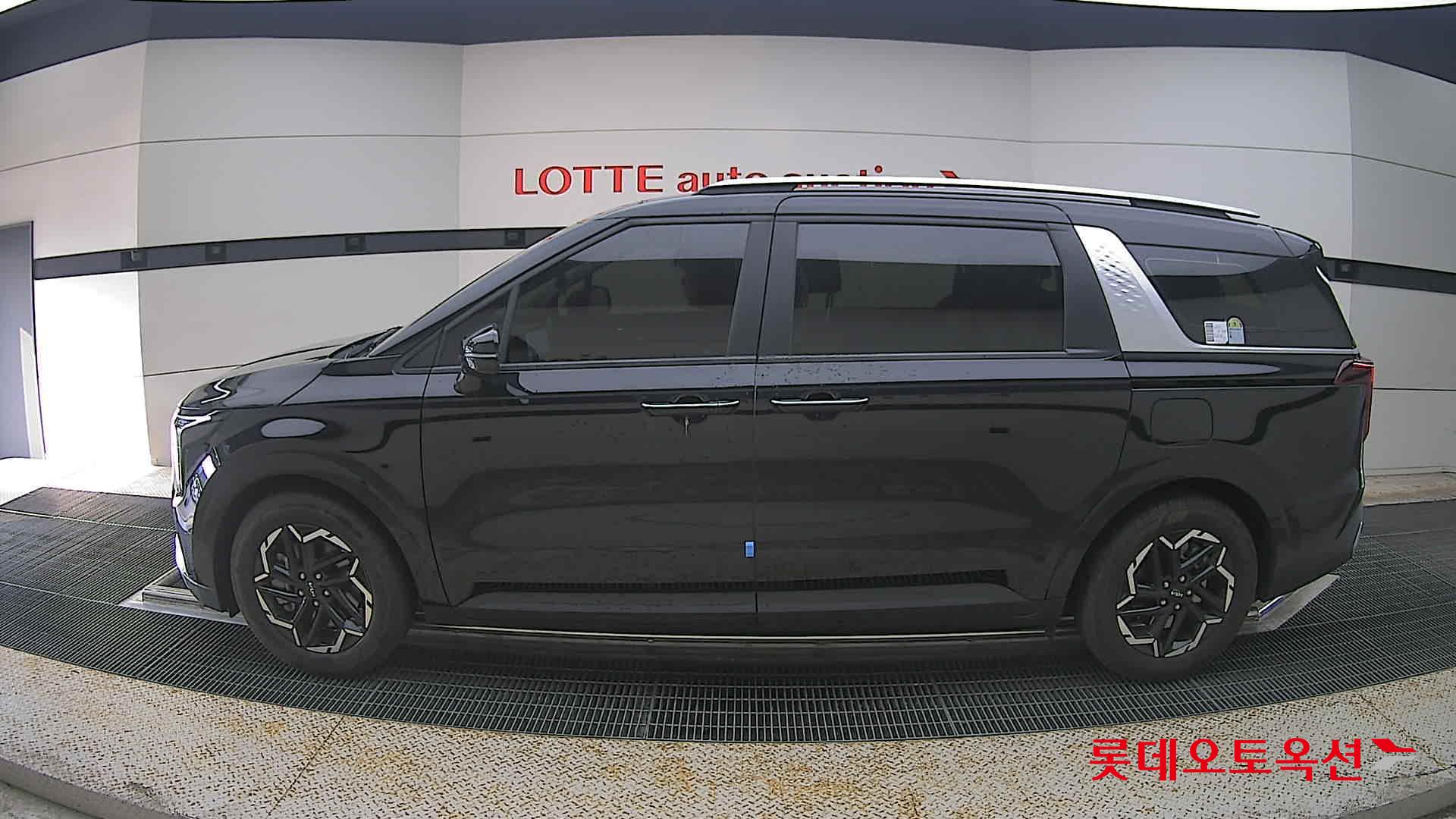 2025 - kia carnival