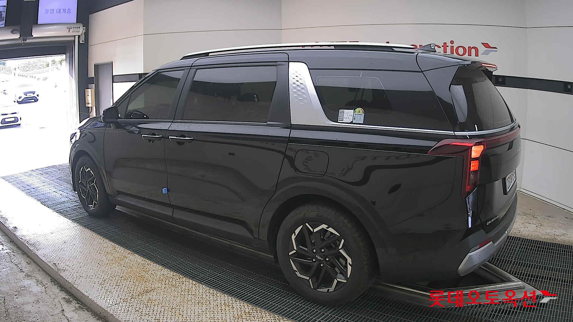2025 - kia carnival