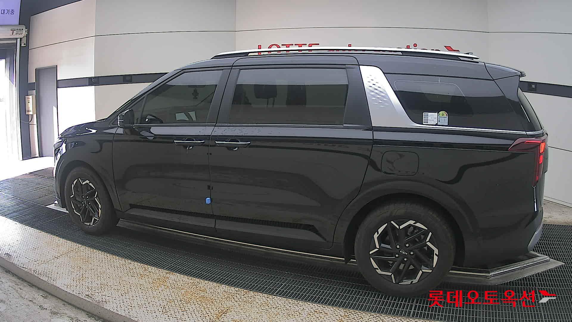 2025 - kia carnival