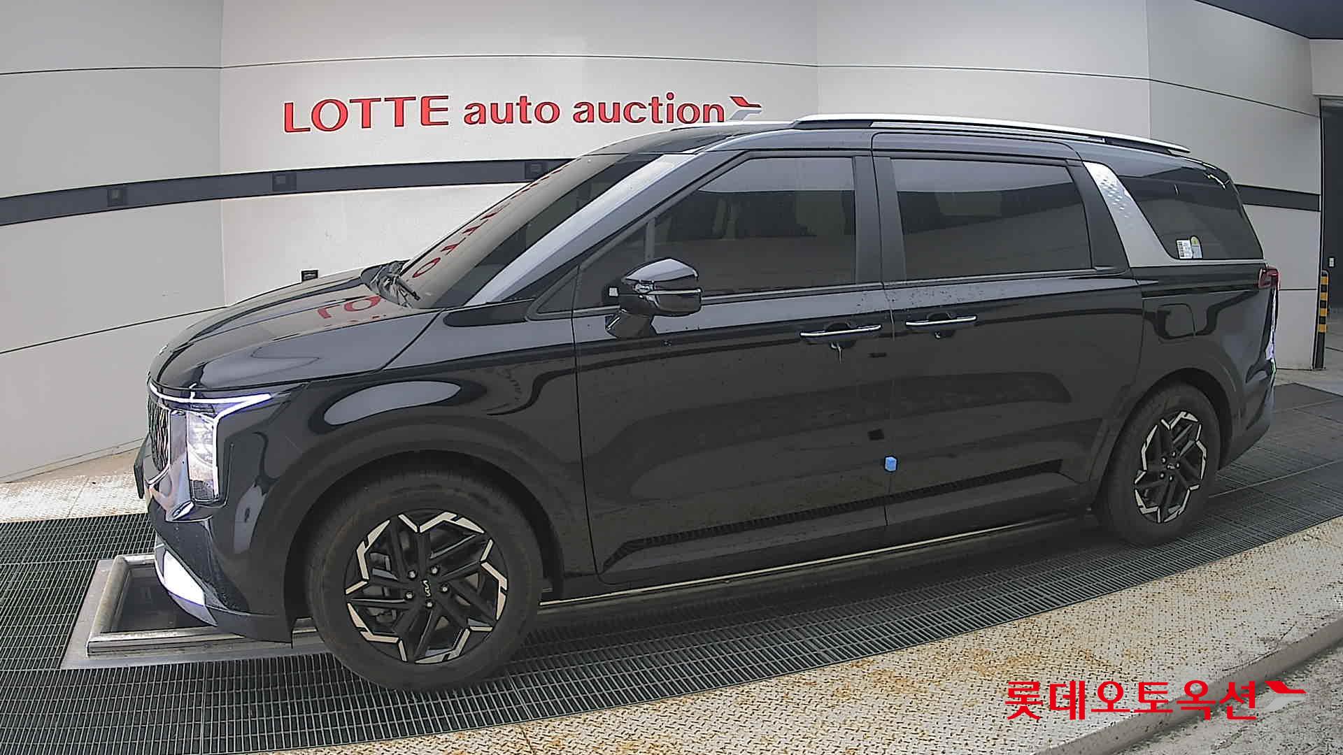 2025 - kia carnival