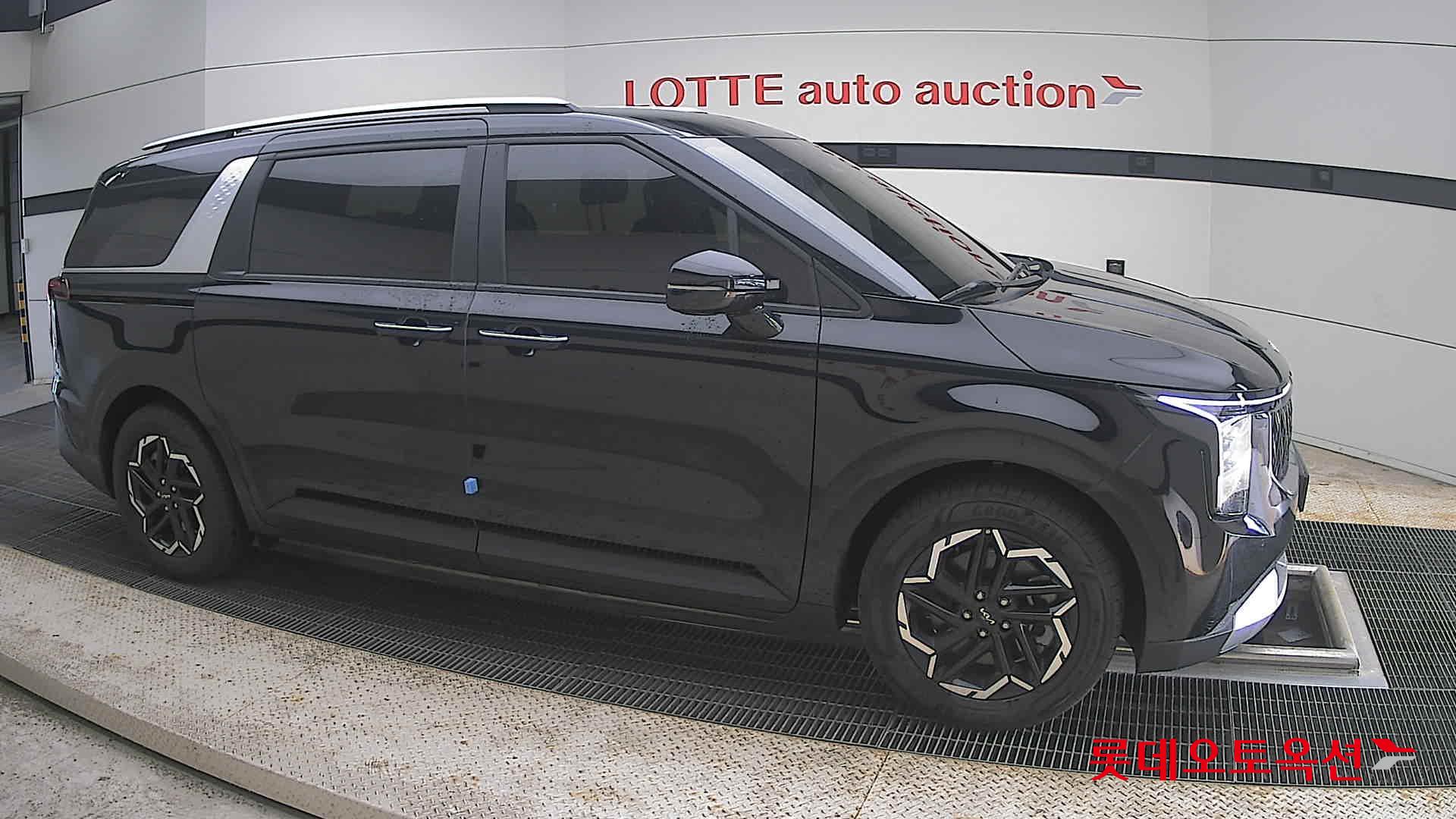 2025 - kia carnival