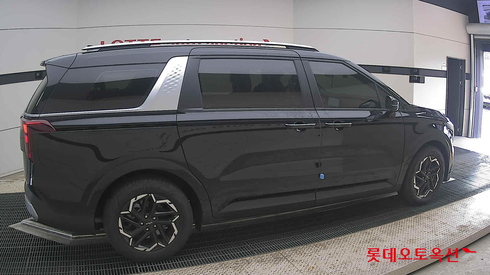 2025 - kia carnival
