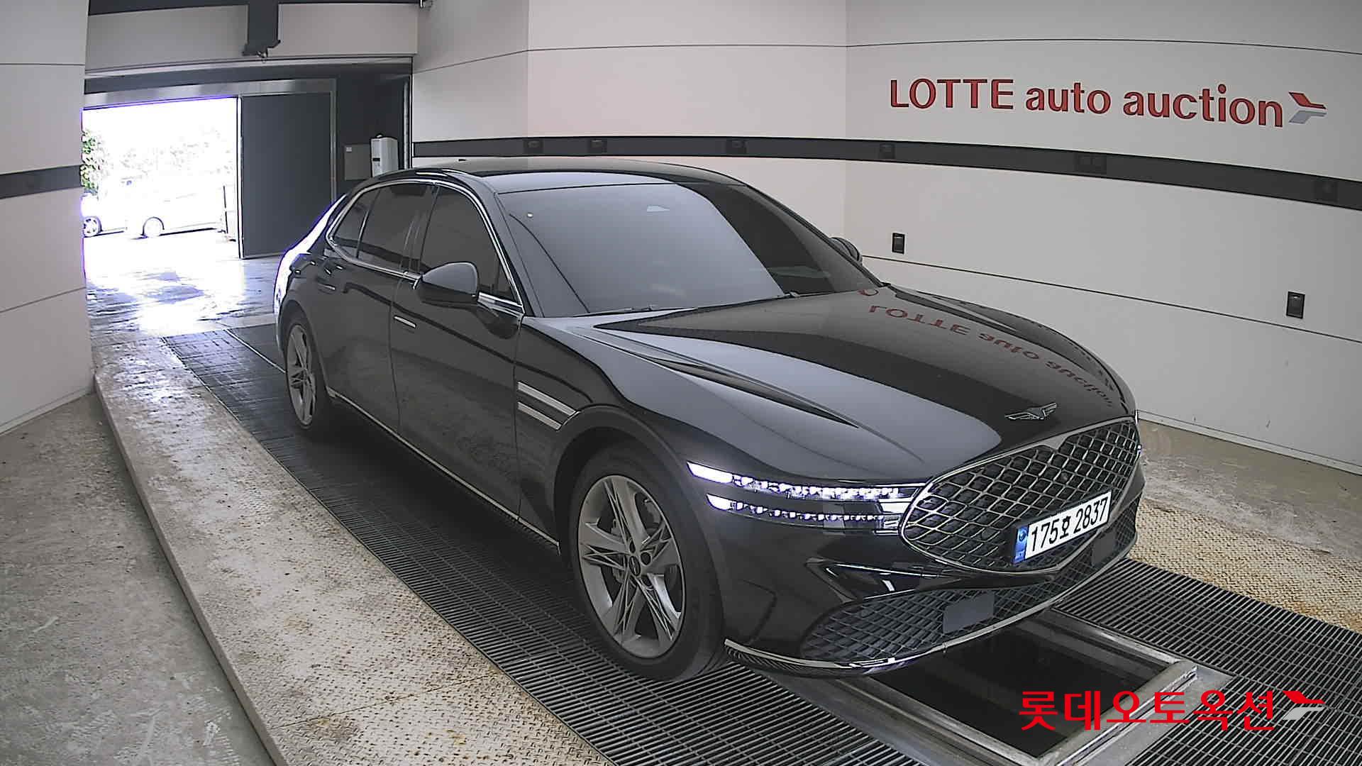 2023 - genesis g90