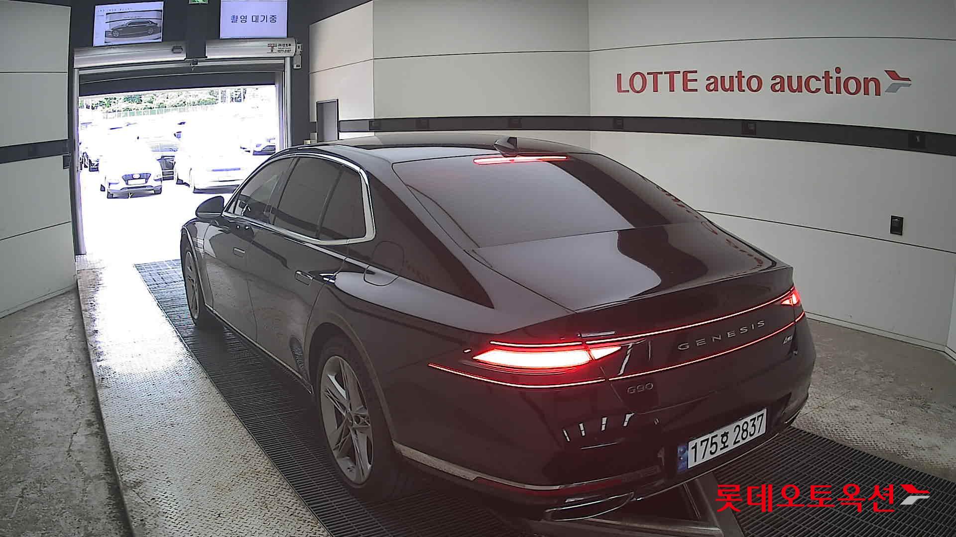 2023 - genesis g90