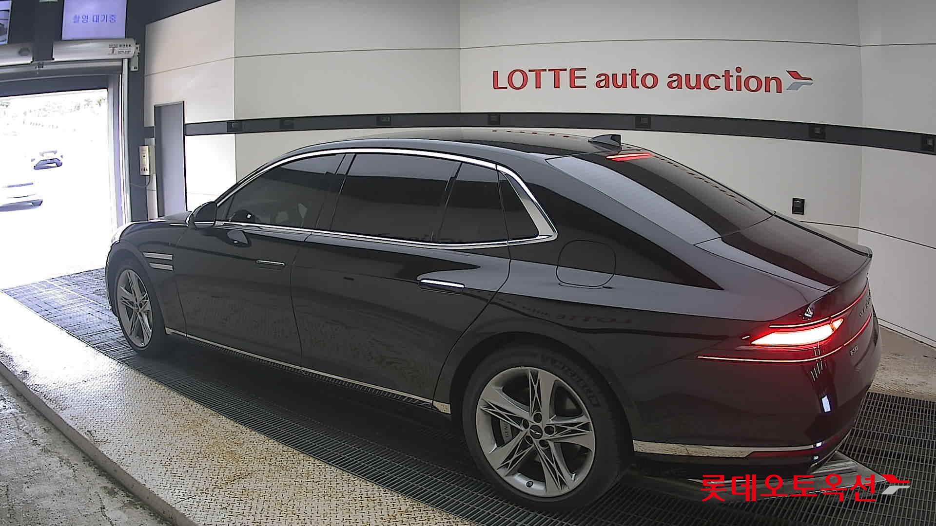2023 - genesis g90