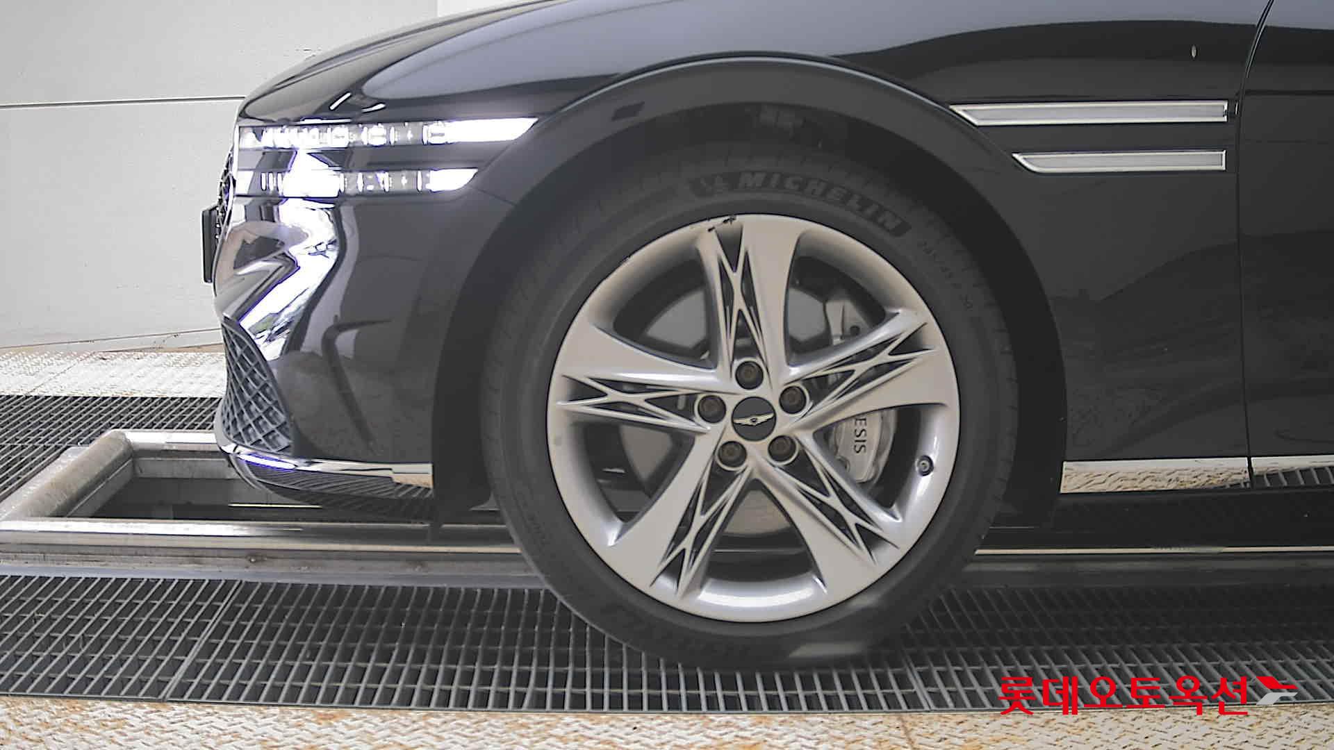 2023 - genesis g90